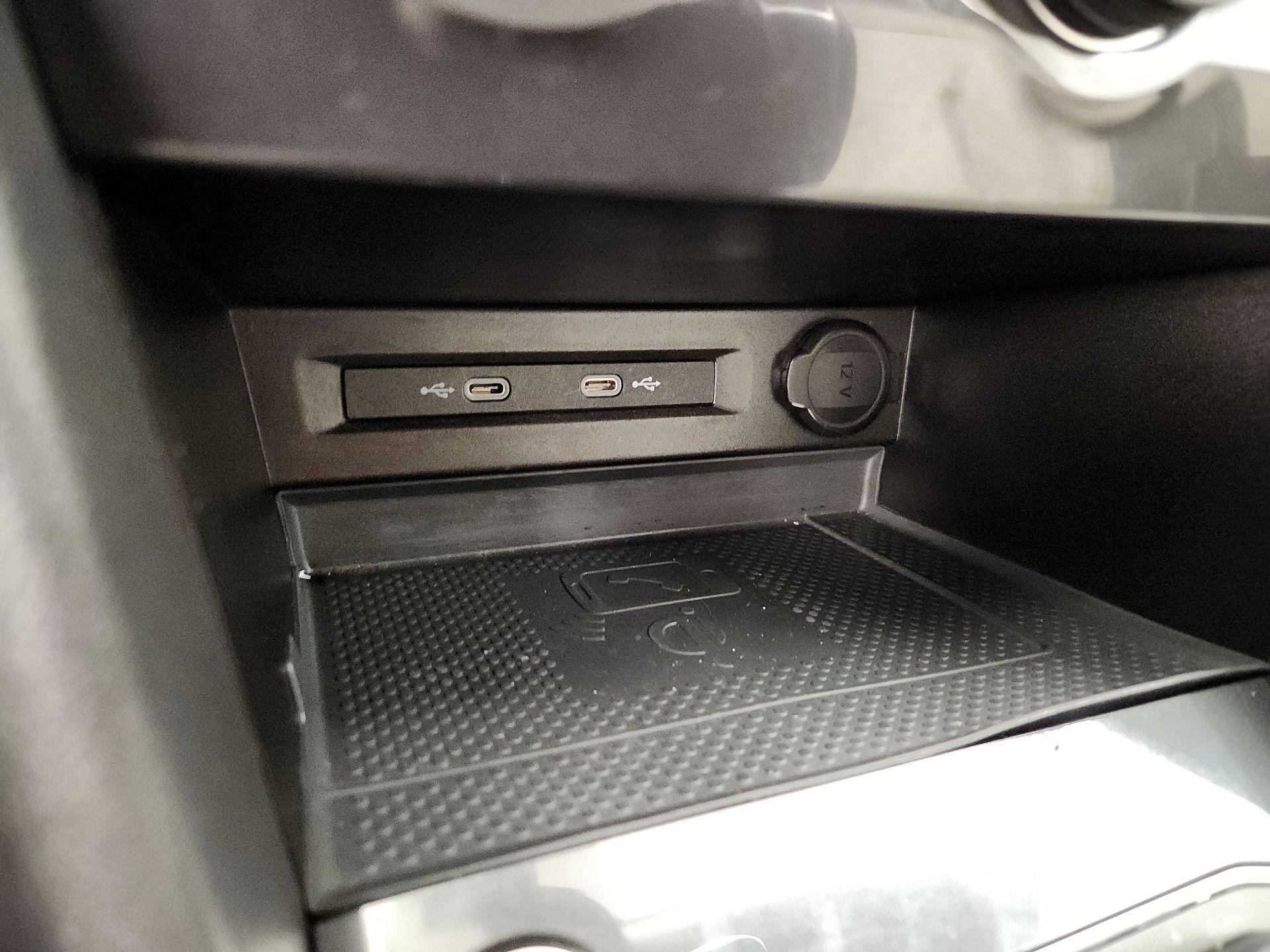 Thumbnail: 2021 Volkswagen Tiguan - 18