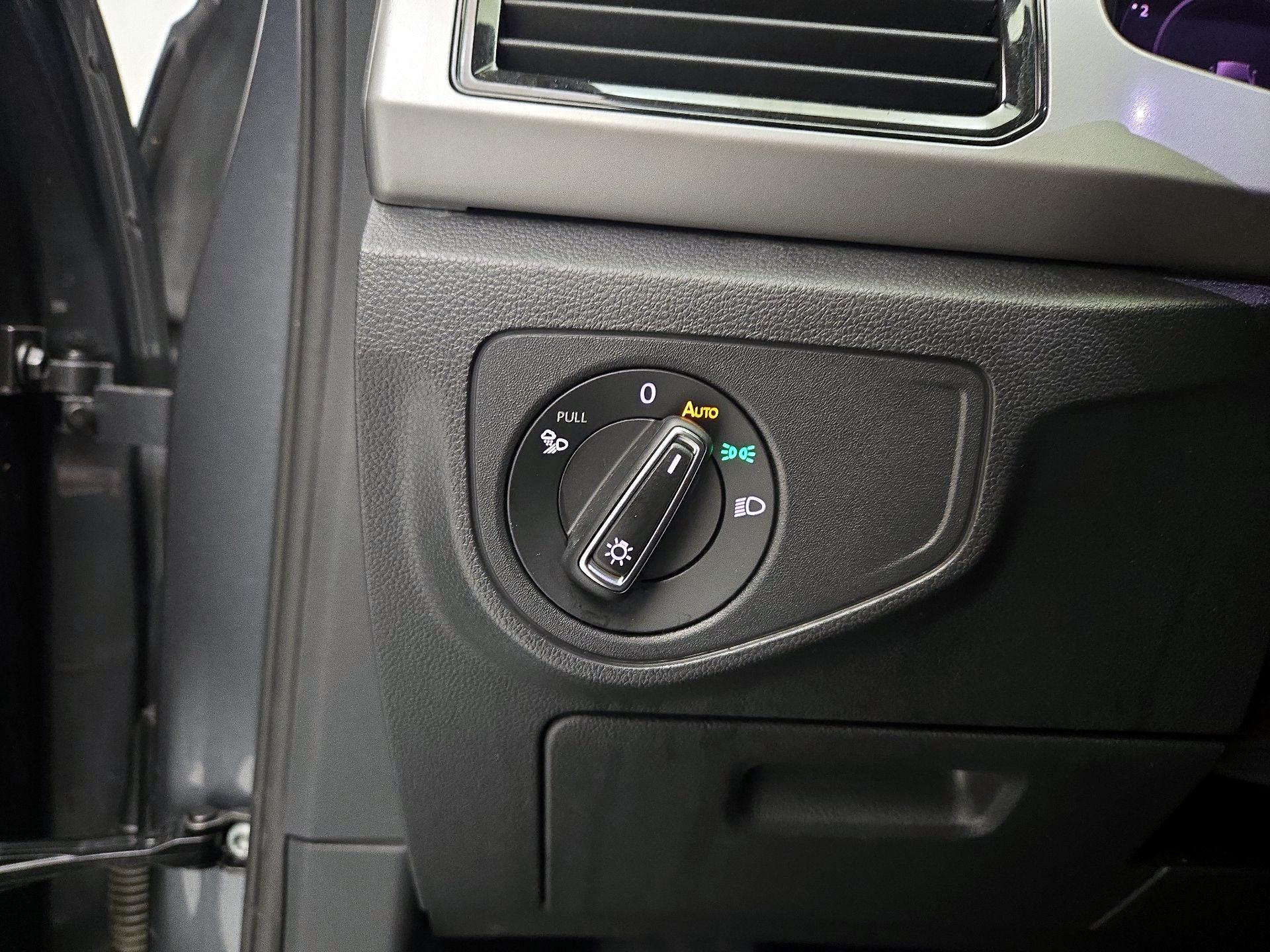 Thumbnail: 2021 Volkswagen Atlas - 13