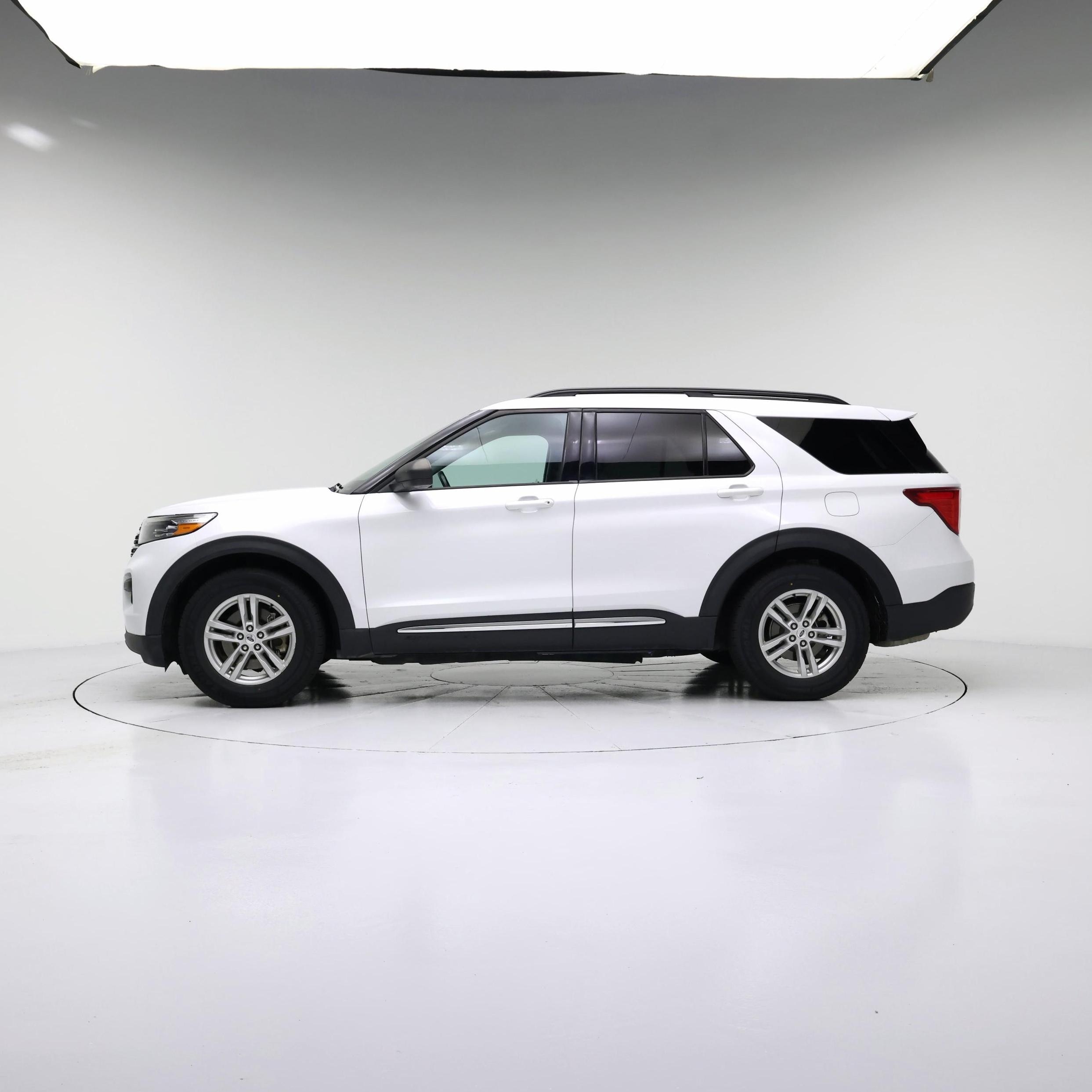 Thumbnail: 2021 Ford Explorer - 3