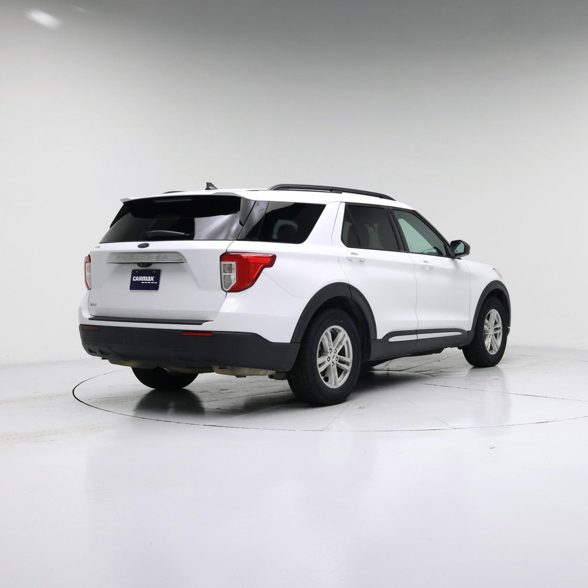Thumbnail: 2021 Ford Explorer - 8
