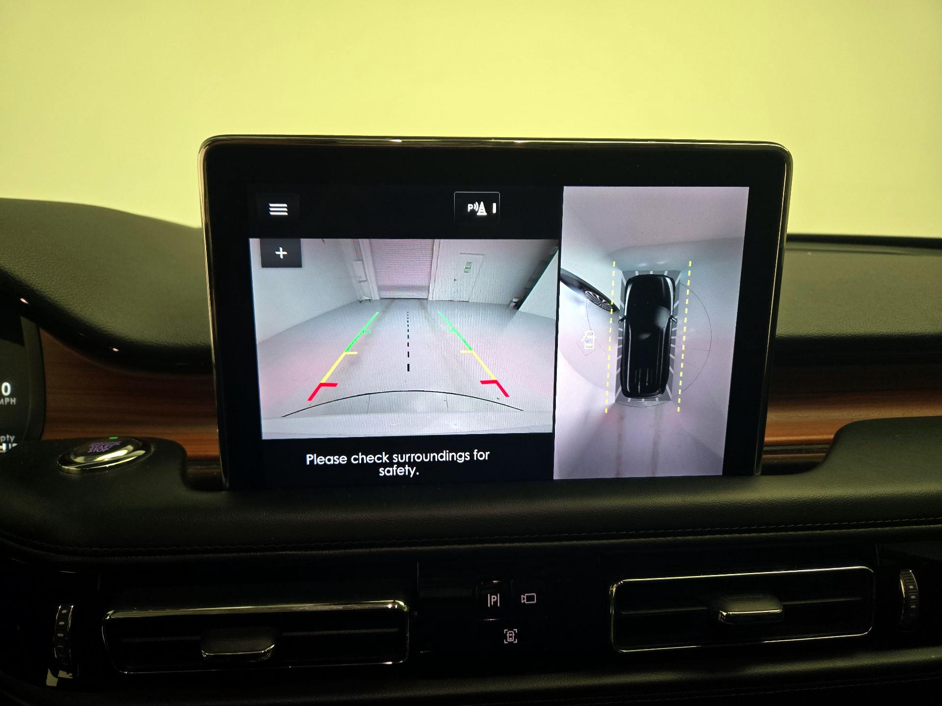 Thumbnail: 2023 Lincoln Aviator - 15