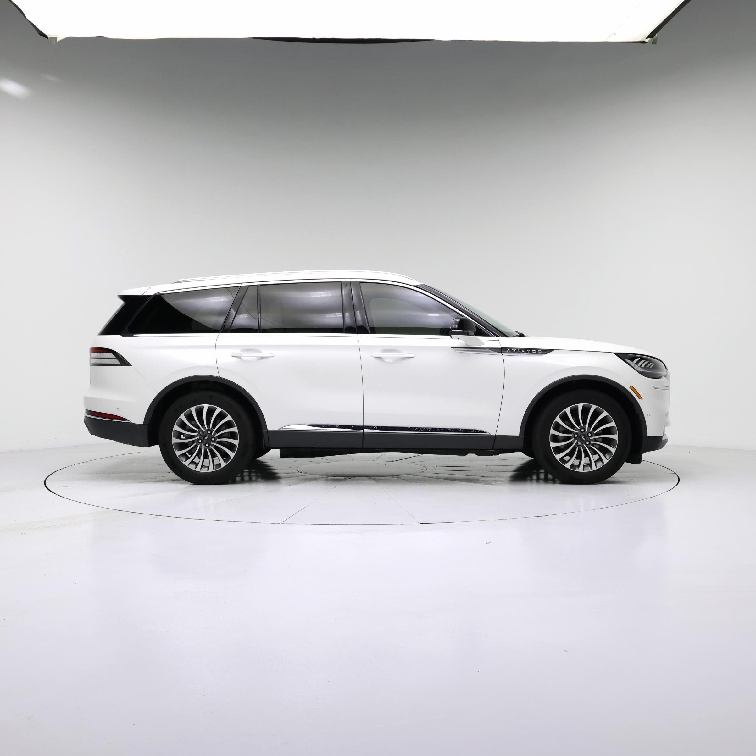 Thumbnail: 2023 Lincoln Aviator - 7
