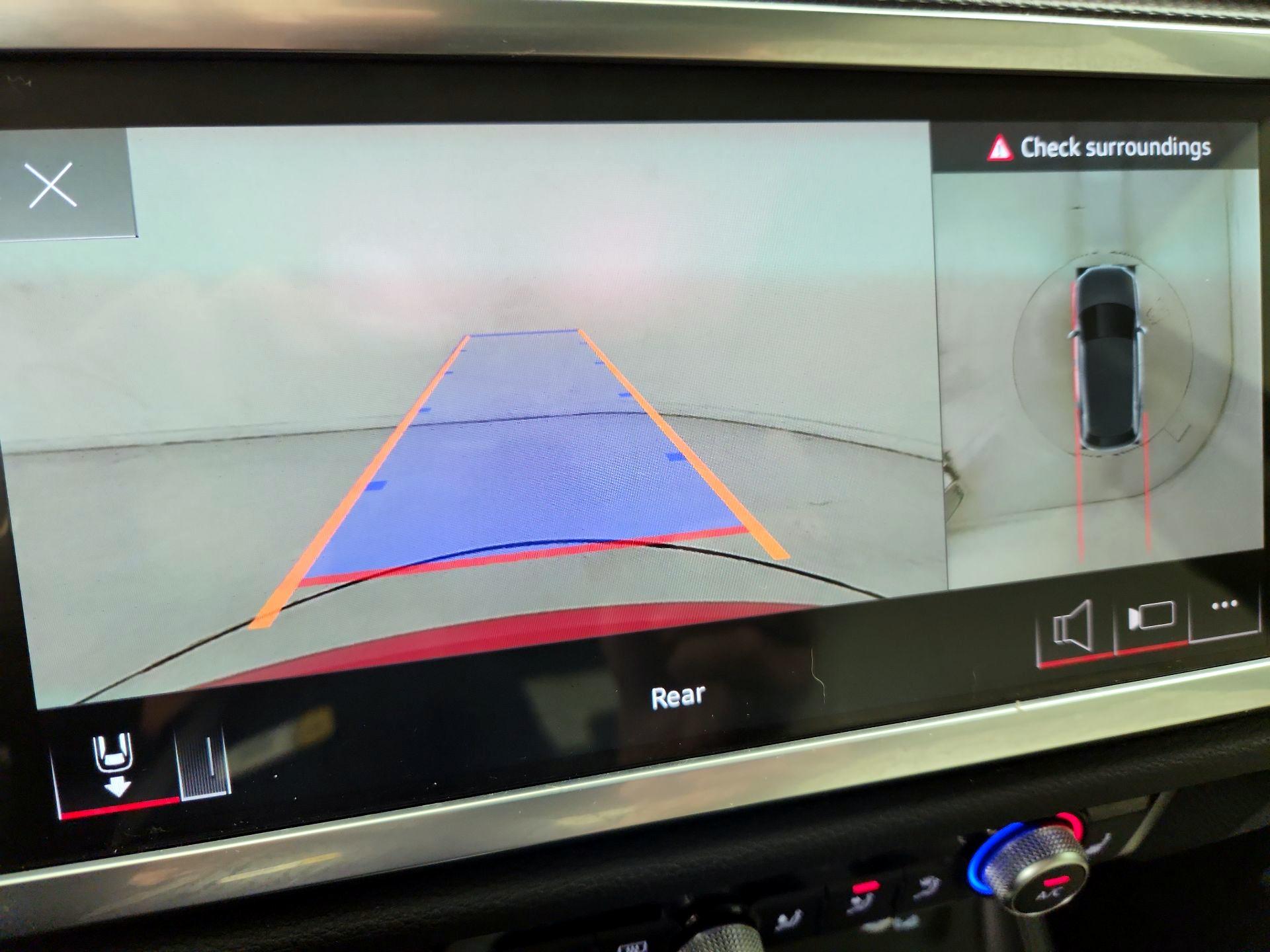 Thumbnail: 2022 Audi Q3 - 15