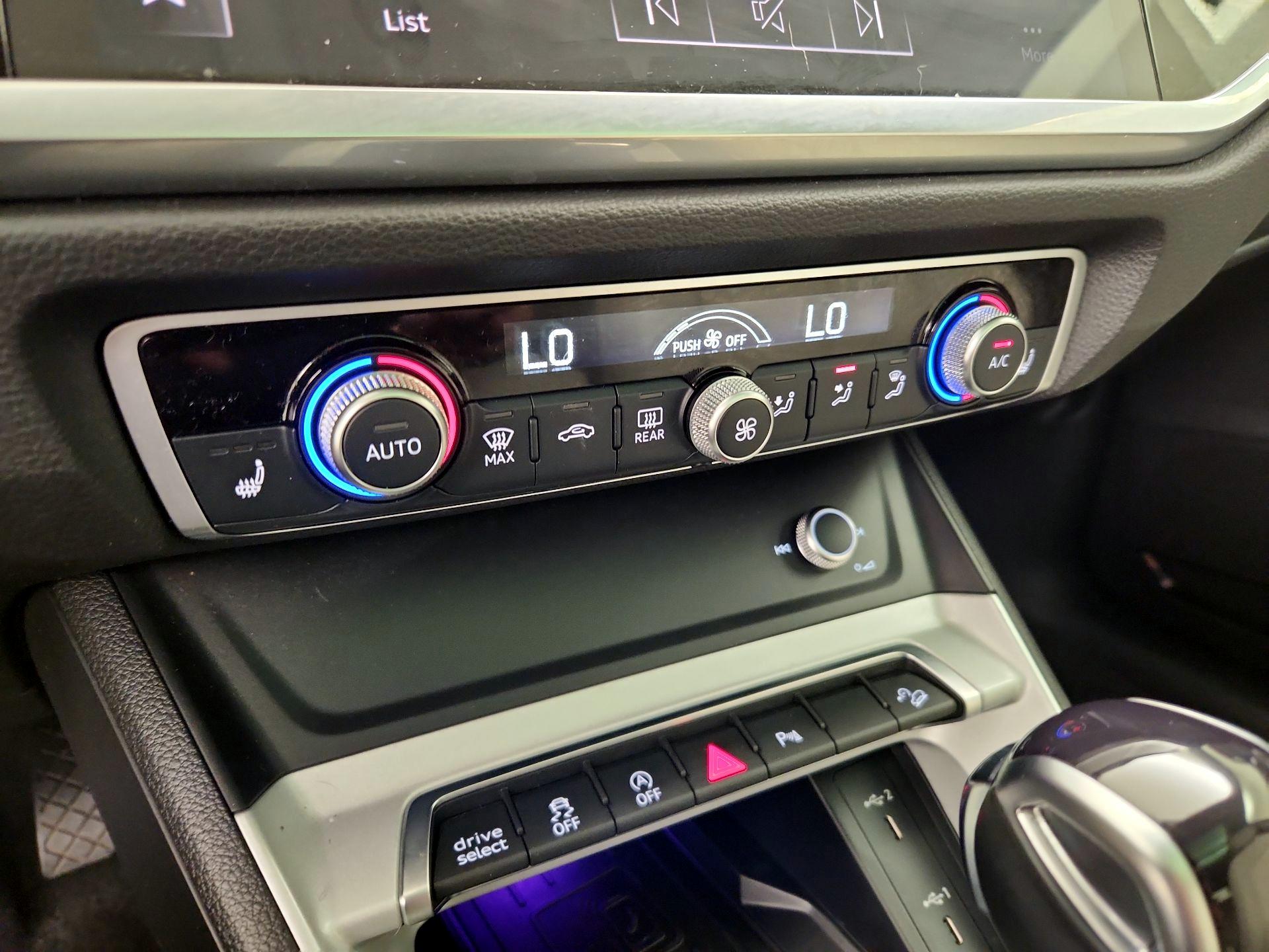 Thumbnail: 2022 Audi Q3 - 17