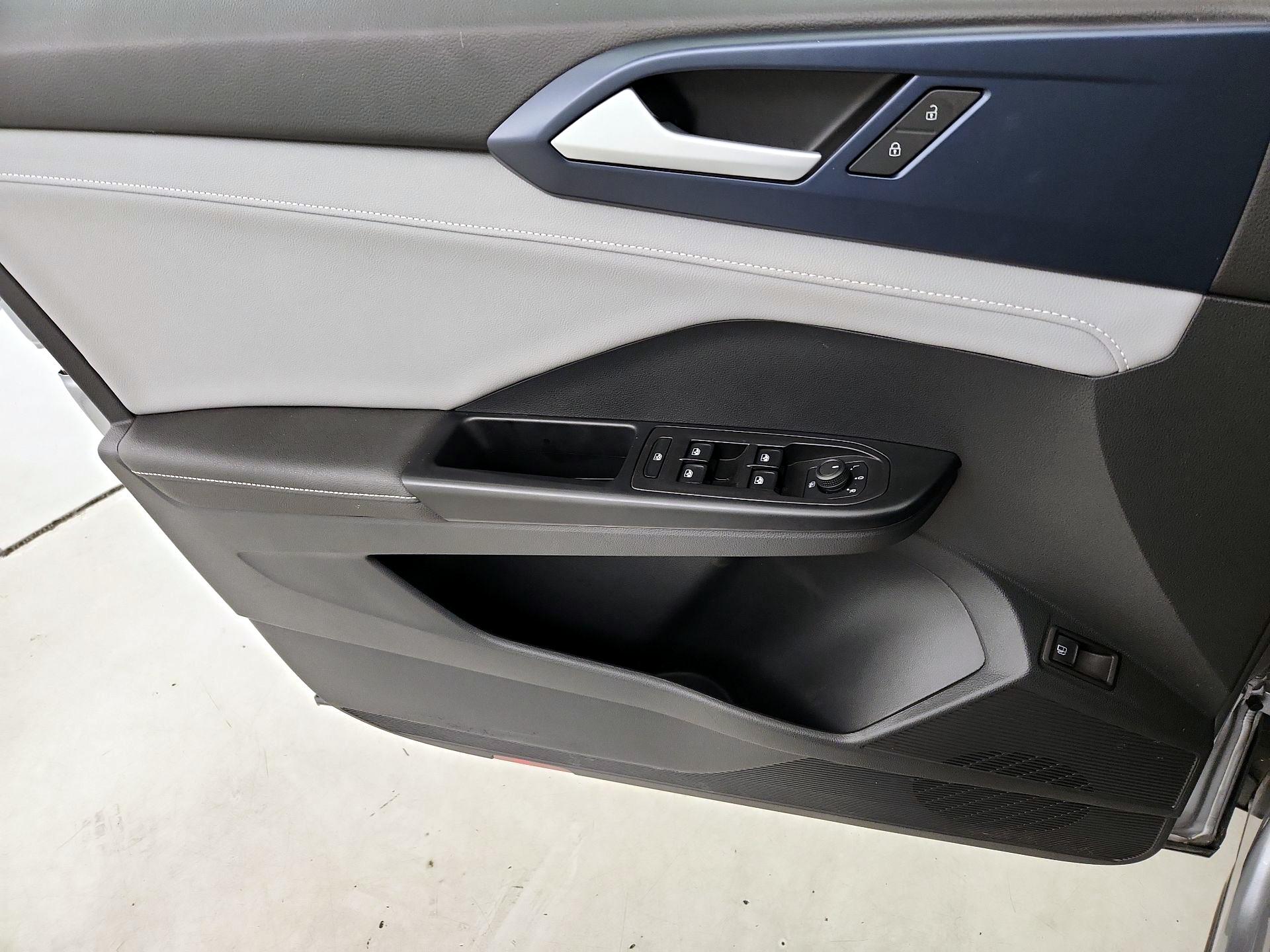 Thumbnail: 2024 Volkswagen Taos - 12