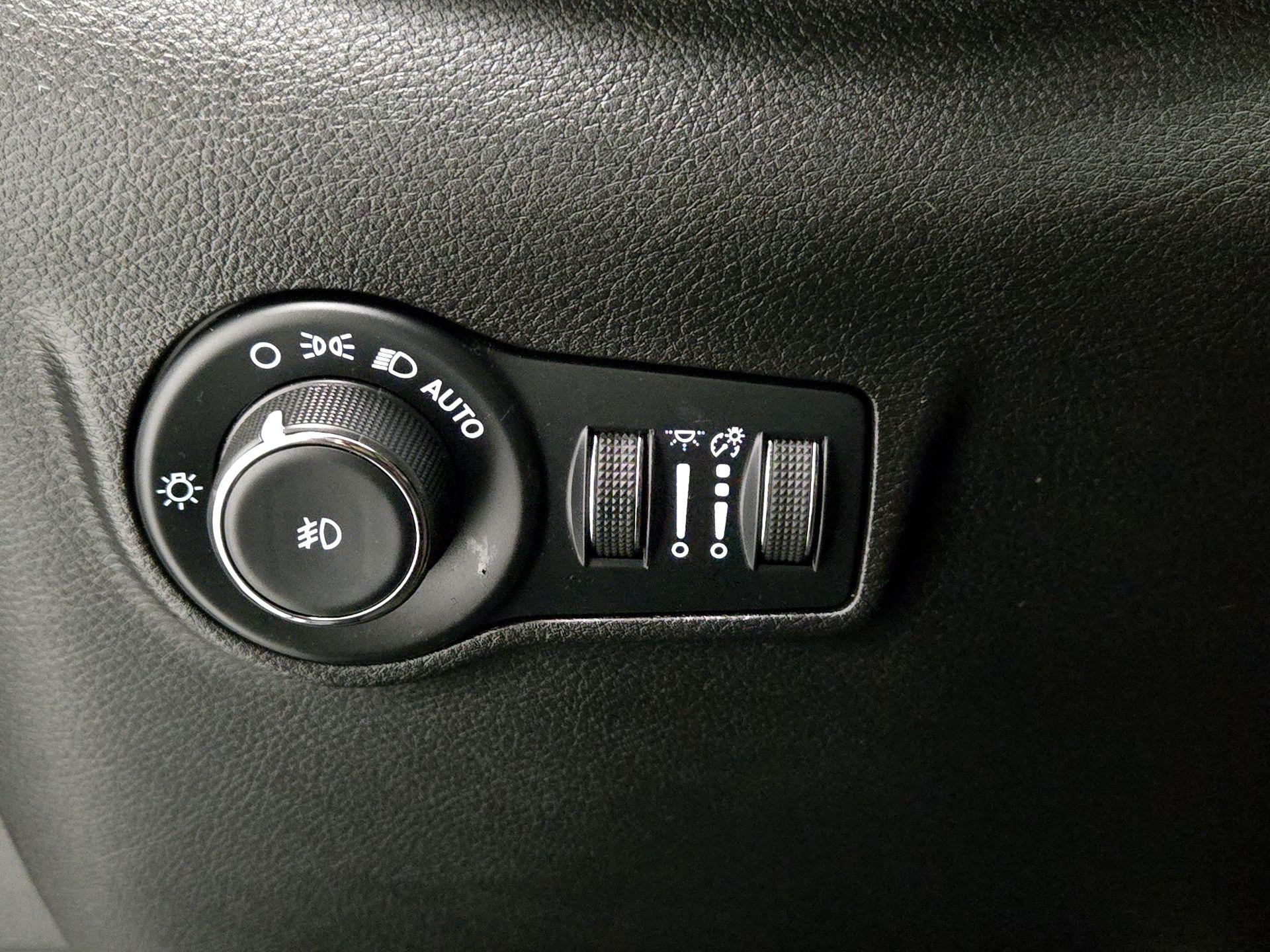 Thumbnail: 2023 Jeep Compass - 13