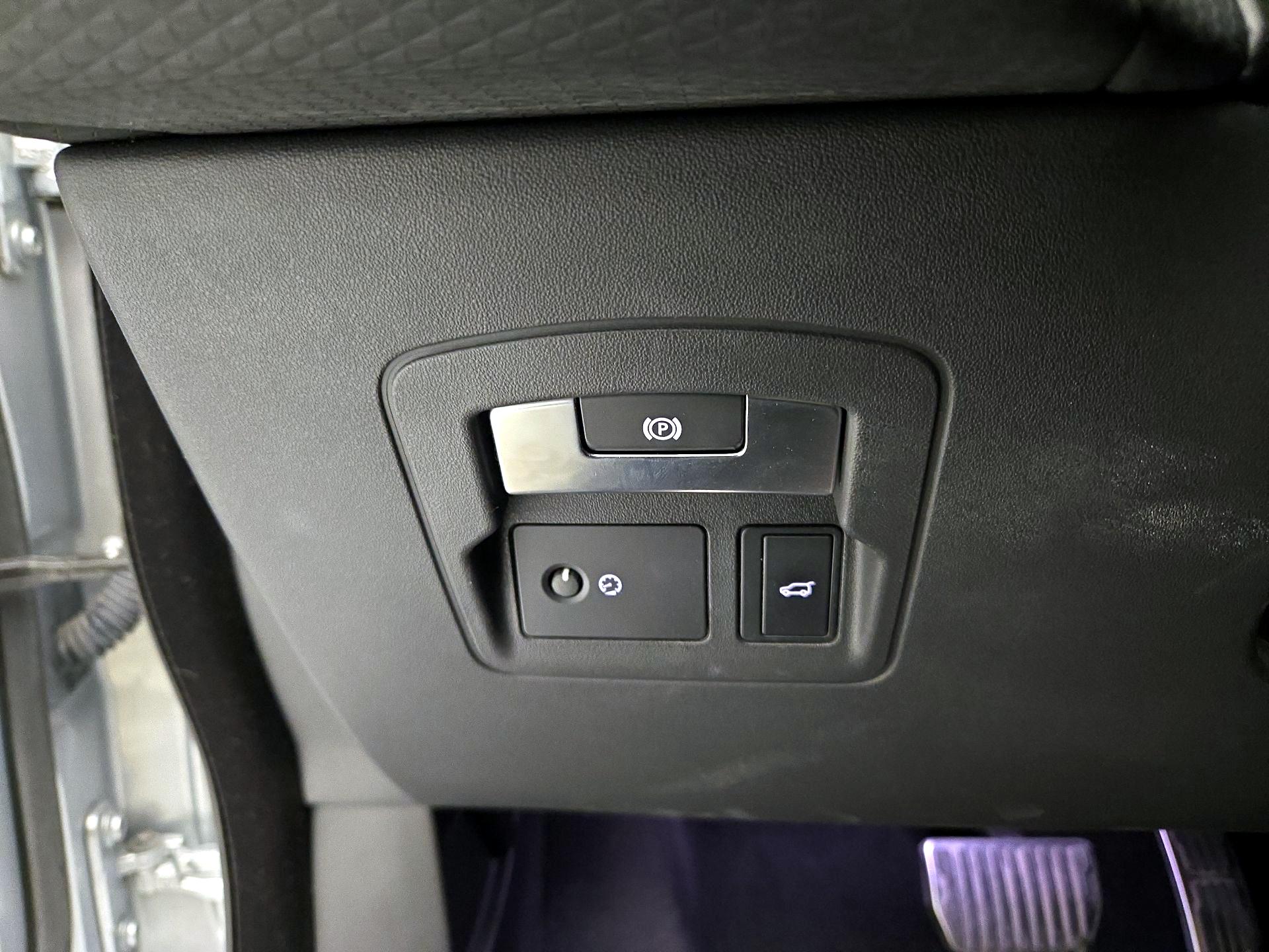 Thumbnail: 2019 Land Rover Range Rover Velar - 13