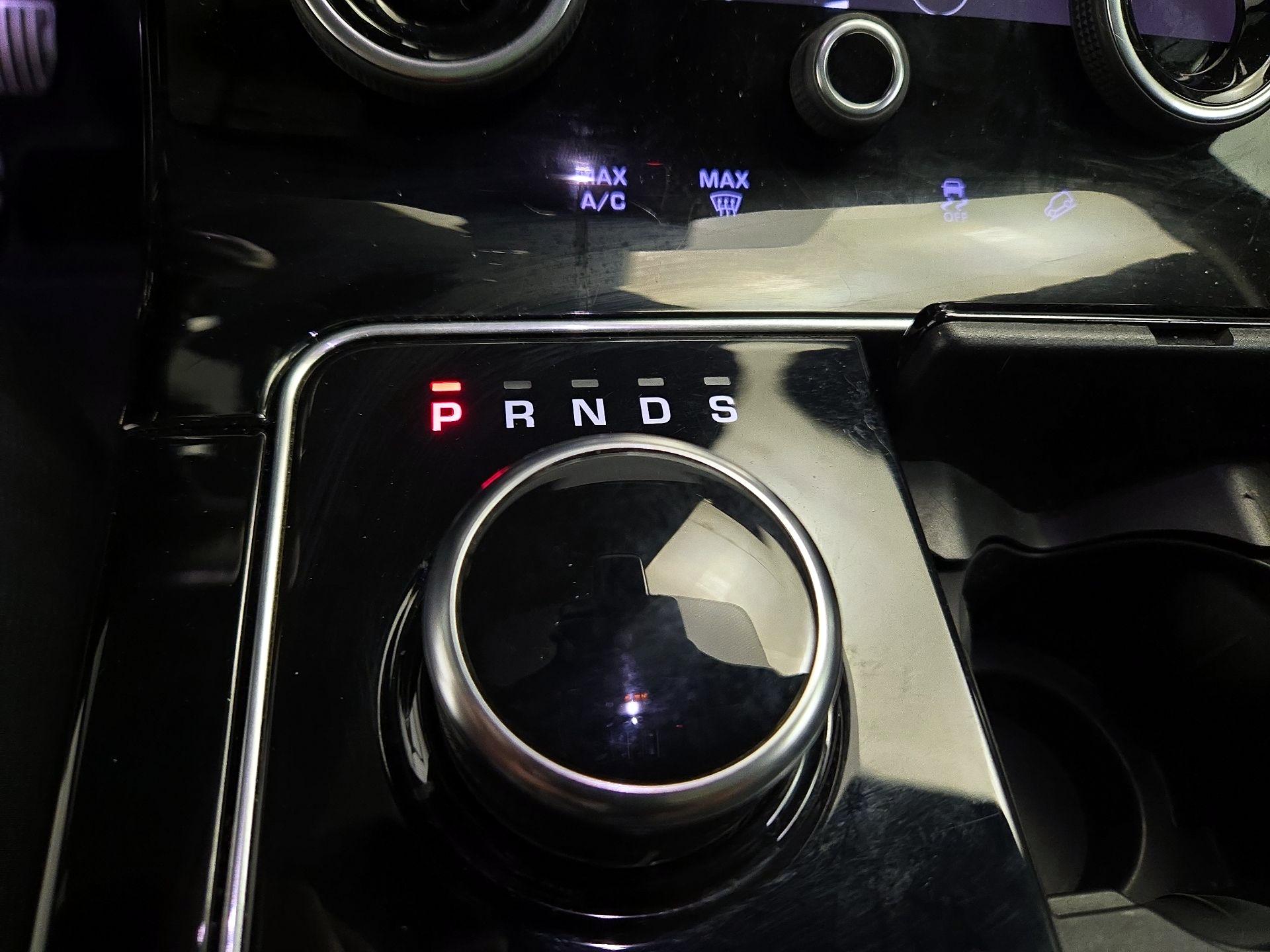 Thumbnail: 2019 Land Rover Range Rover Velar - 18