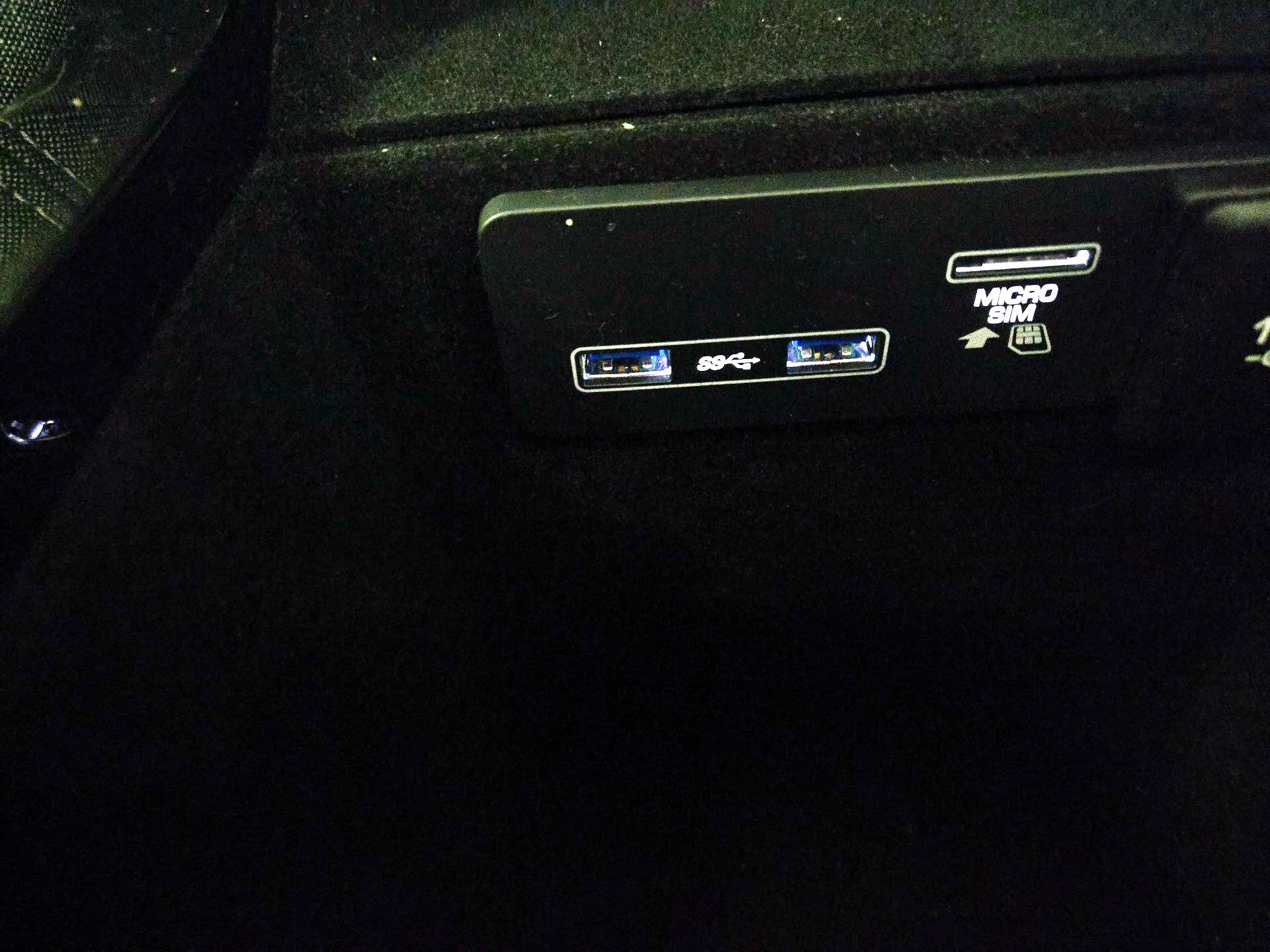 Thumbnail: 2019 Land Rover Range Rover Velar - 19