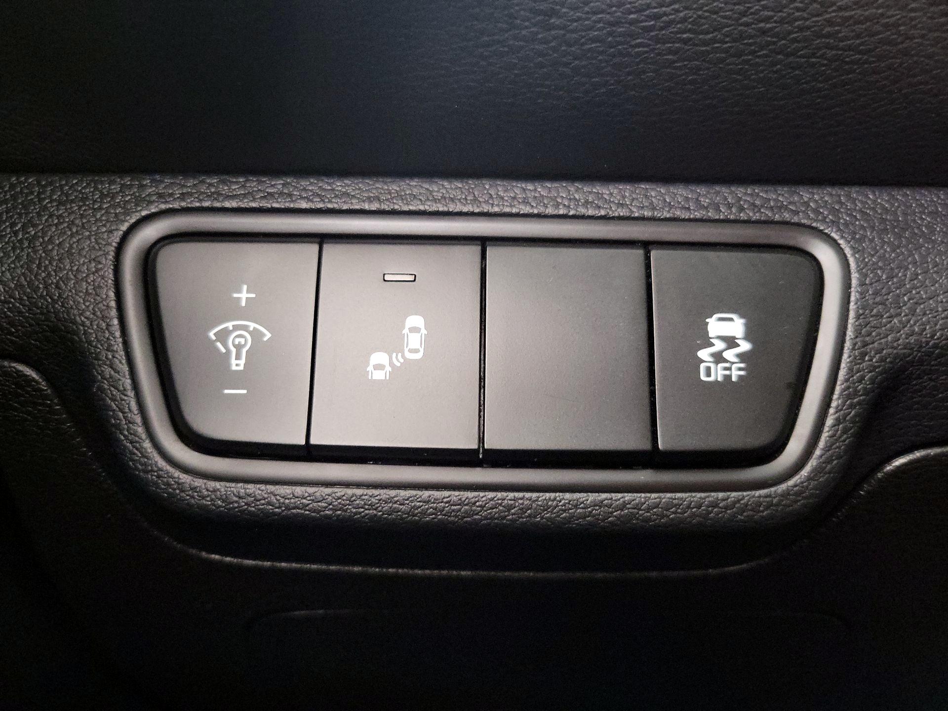 Thumbnail: 2023 Kia Forte - 13