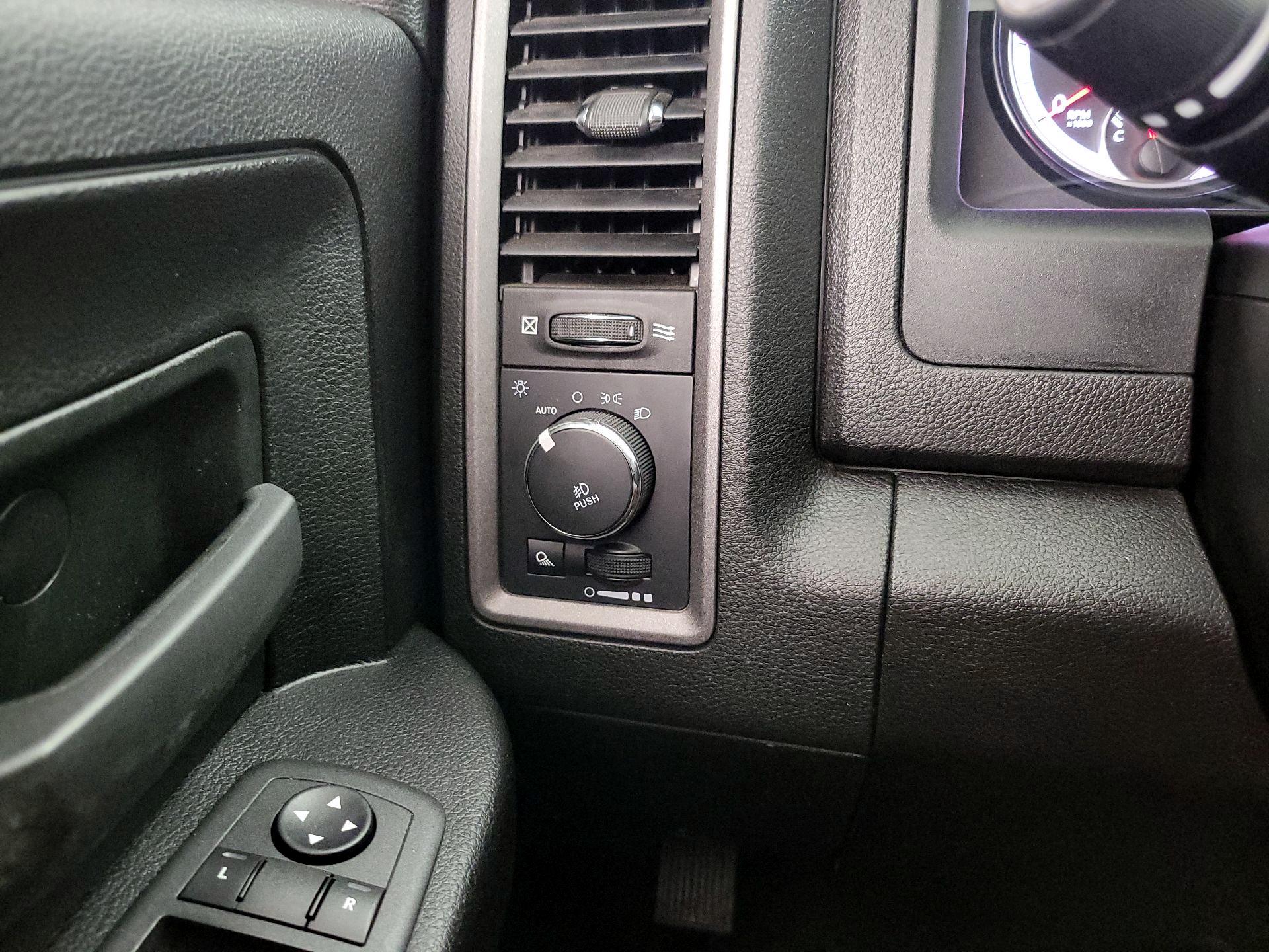 Thumbnail: 2022 RAM 1500 Classic - 13