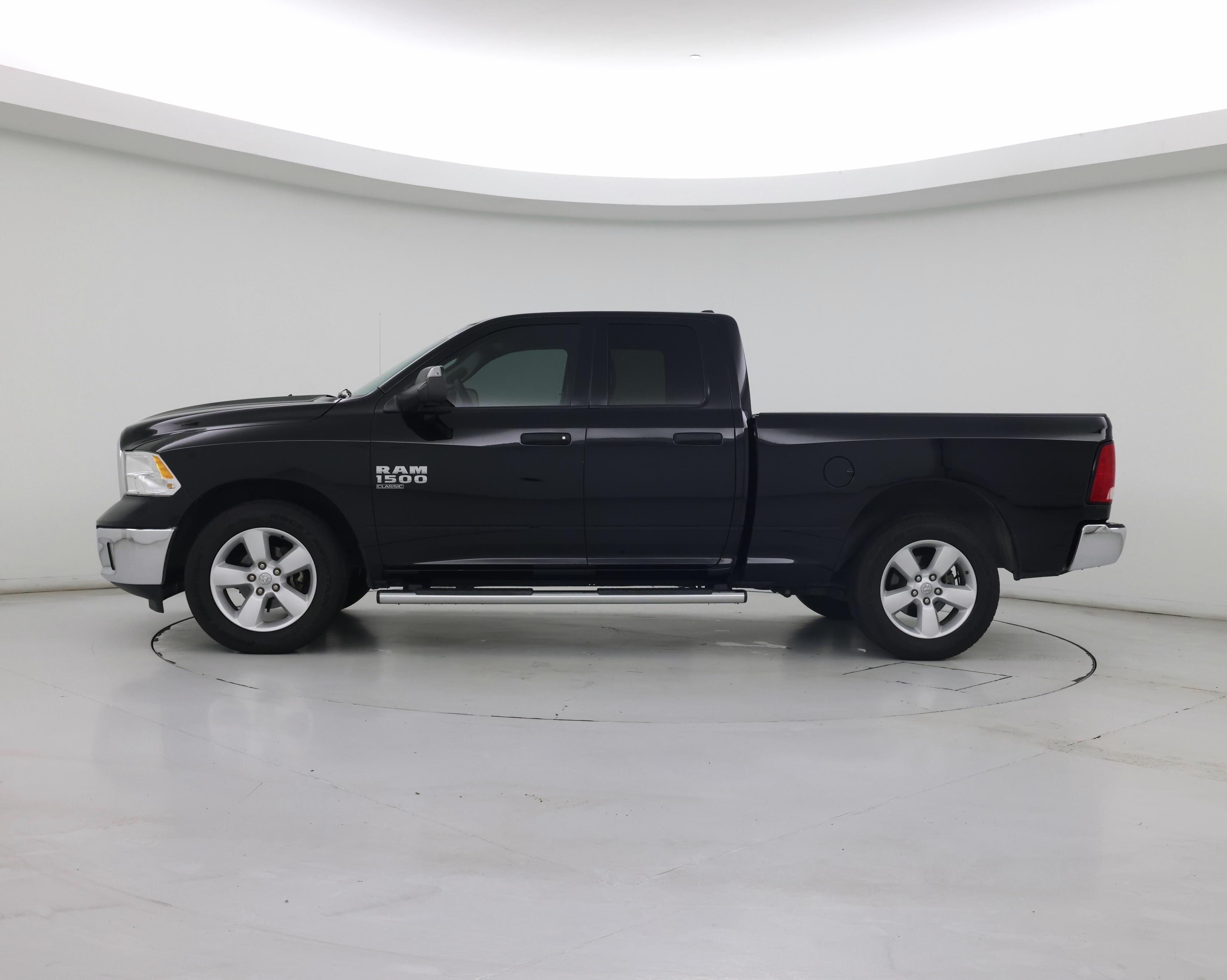 Thumbnail: 2022 RAM 1500 Classic - 3