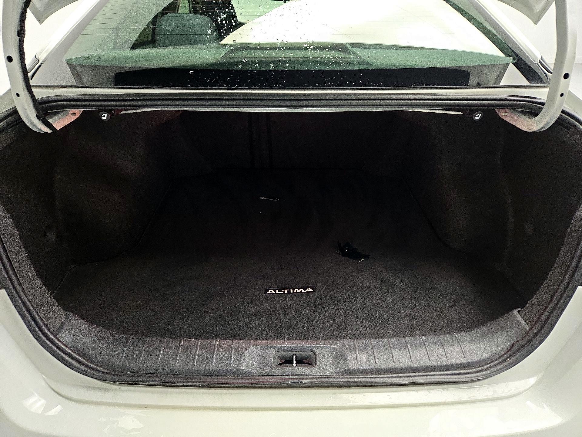 Thumbnail: 2020 Nissan Altima - 18