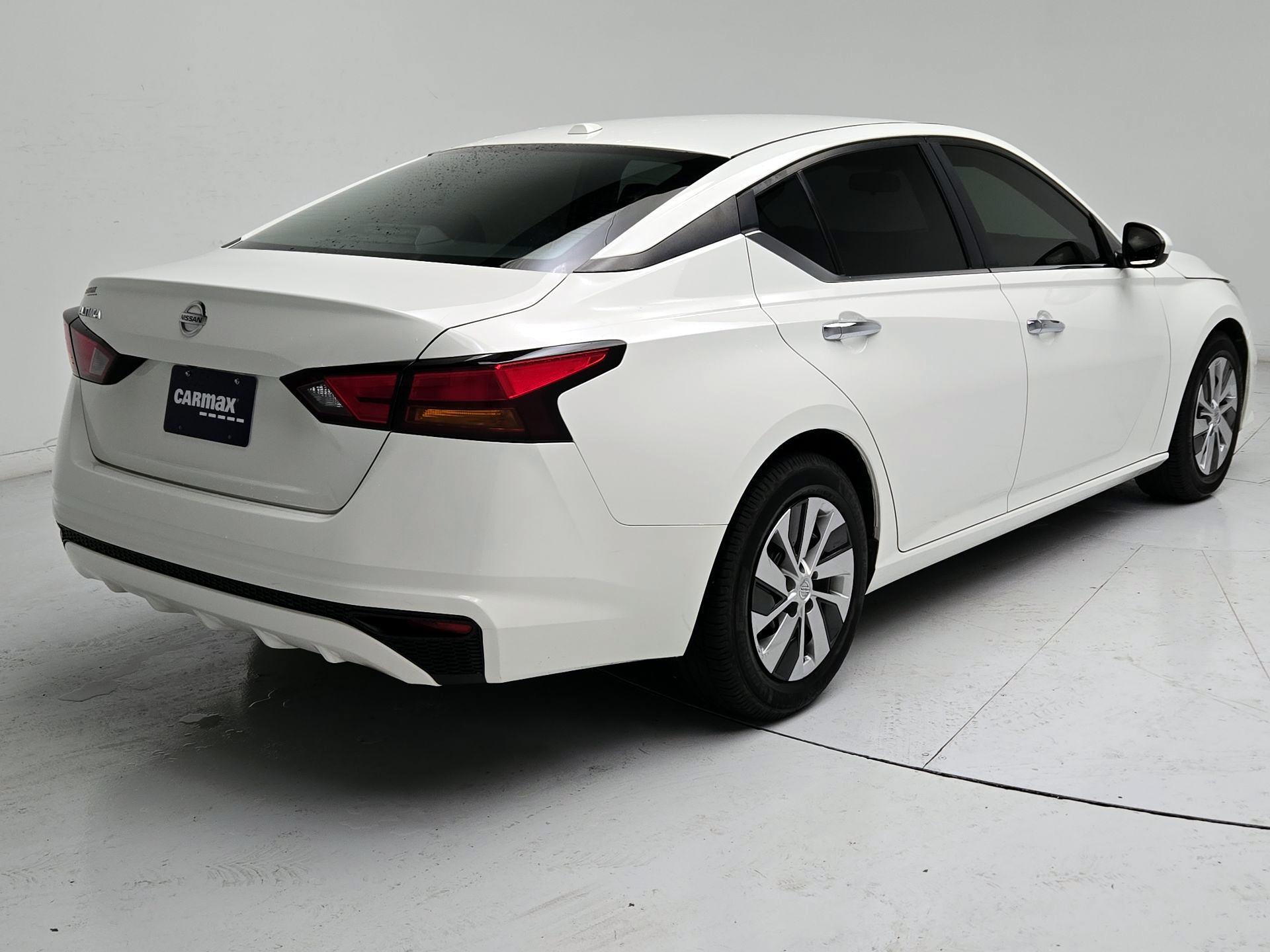 Thumbnail: 2020 Nissan Altima - 5