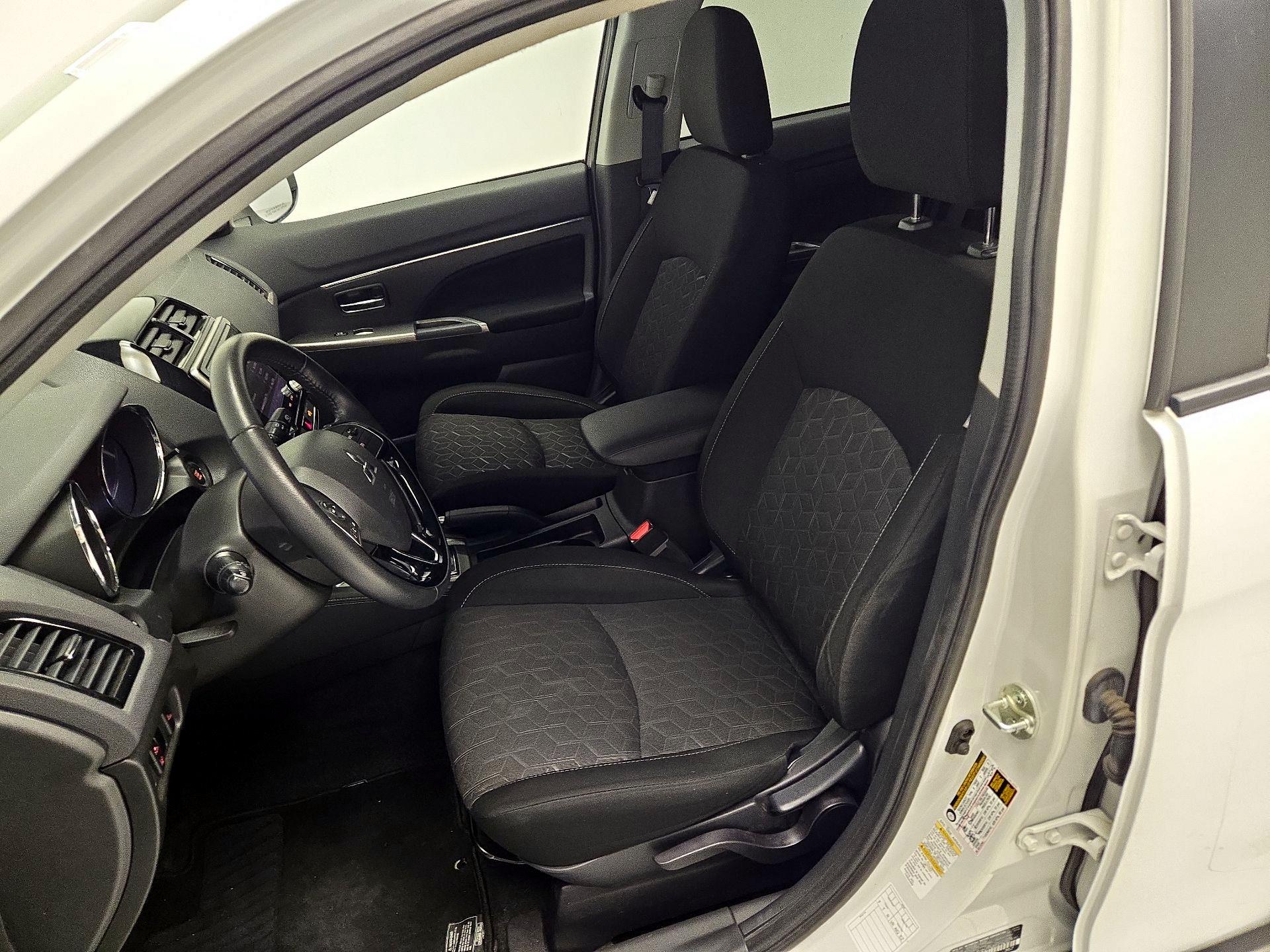 Thumbnail: 2020 Mitsubishi Outlander Sport - 11