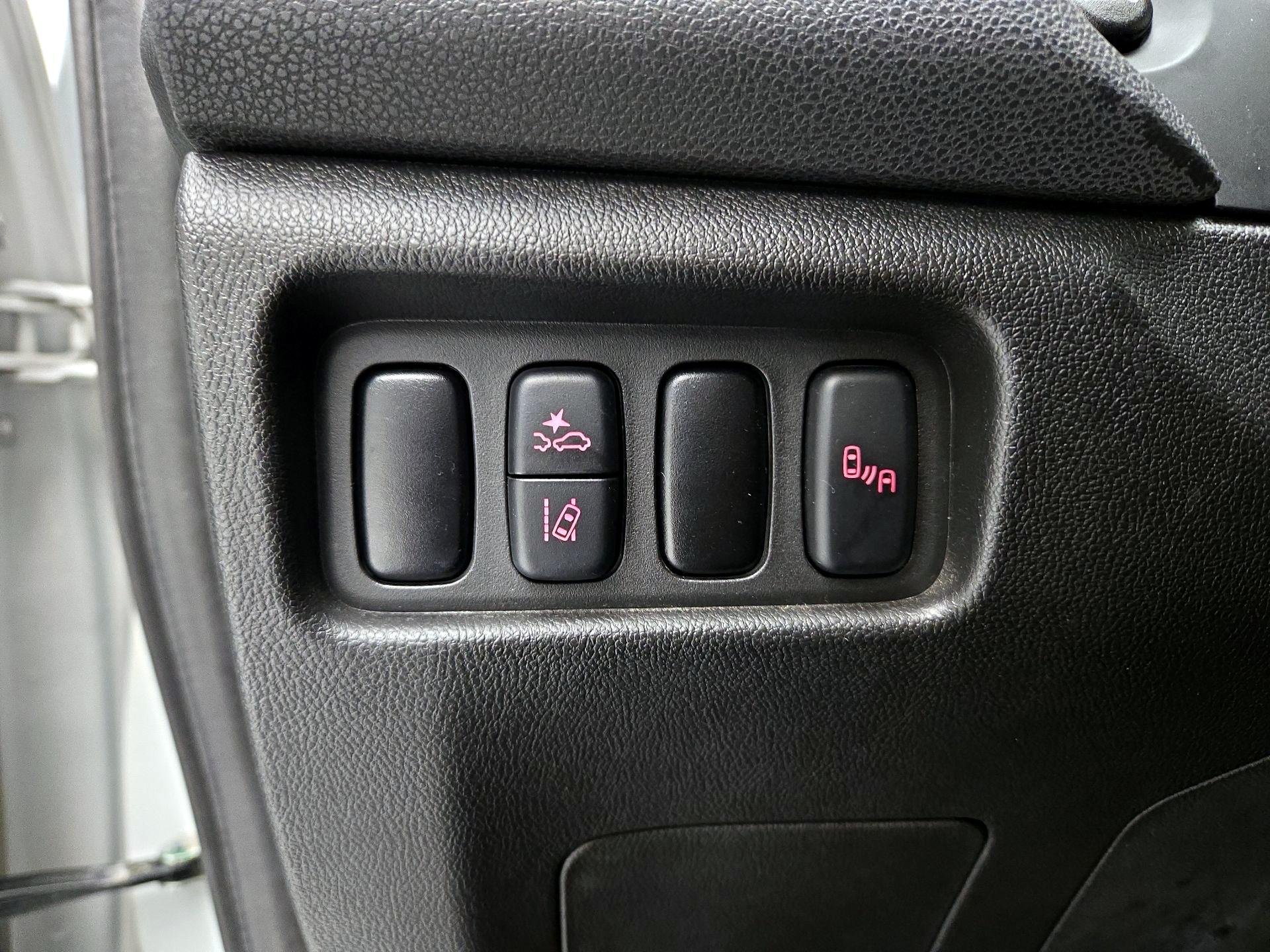 Thumbnail: 2020 Mitsubishi Outlander Sport - 13