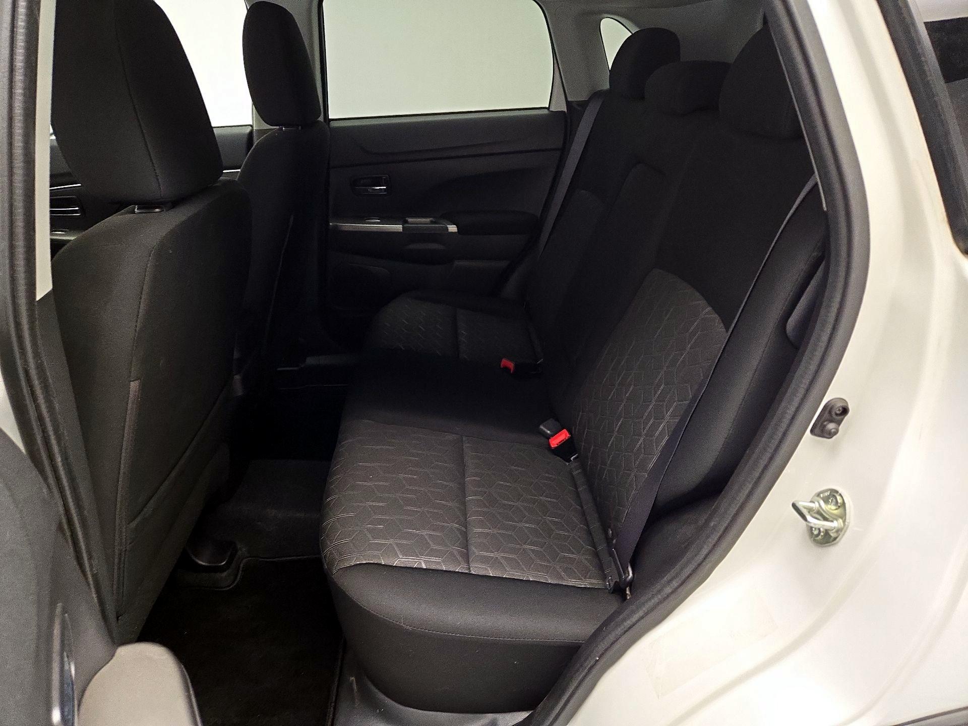 Thumbnail: 2020 Mitsubishi Outlander Sport - 19