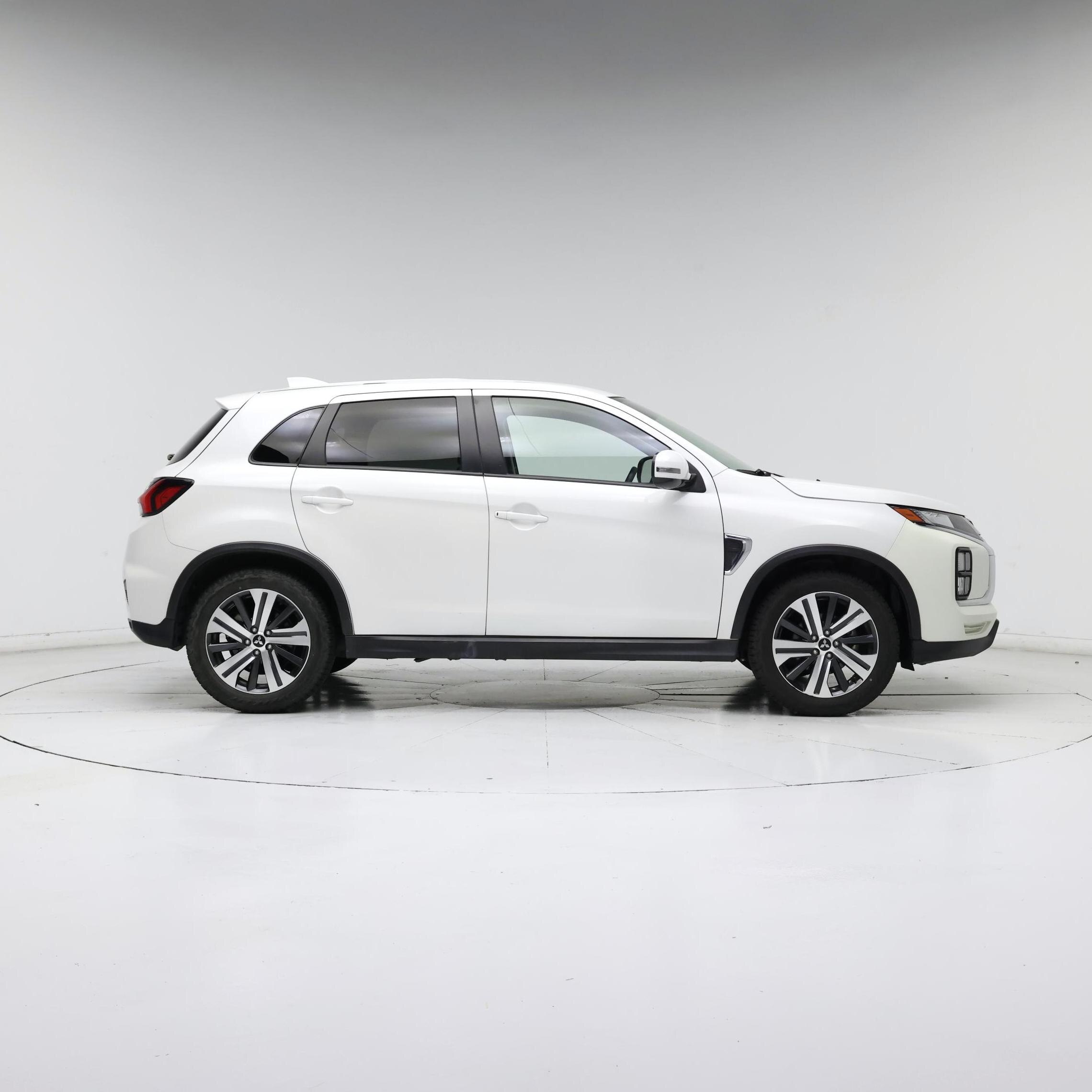 Thumbnail: 2020 Mitsubishi Outlander Sport - 7