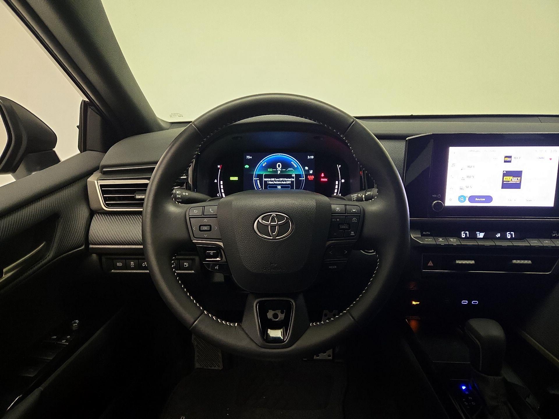 Thumbnail: 2025 Toyota Camry - 10