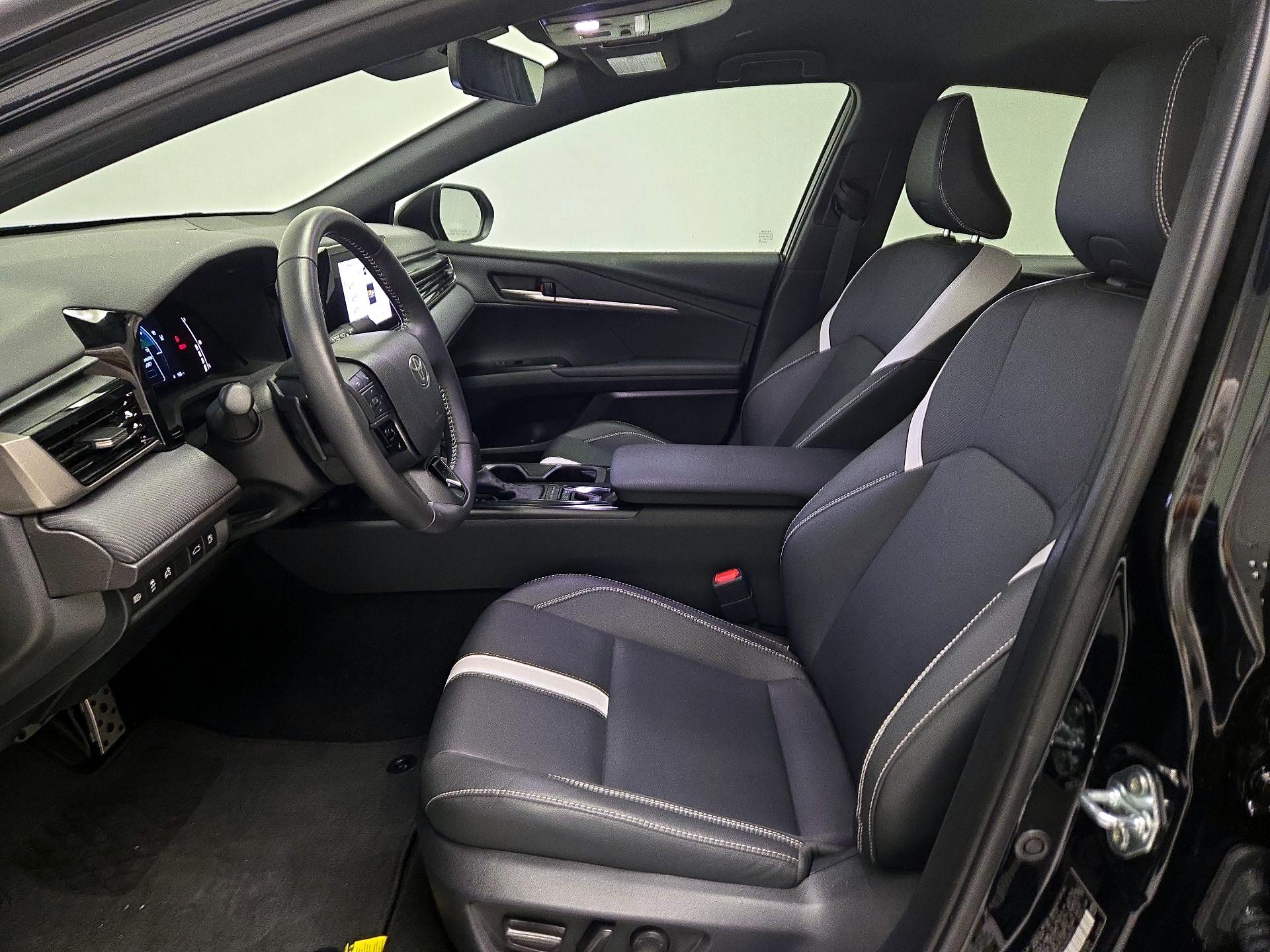 Thumbnail: 2025 Toyota Camry - 11