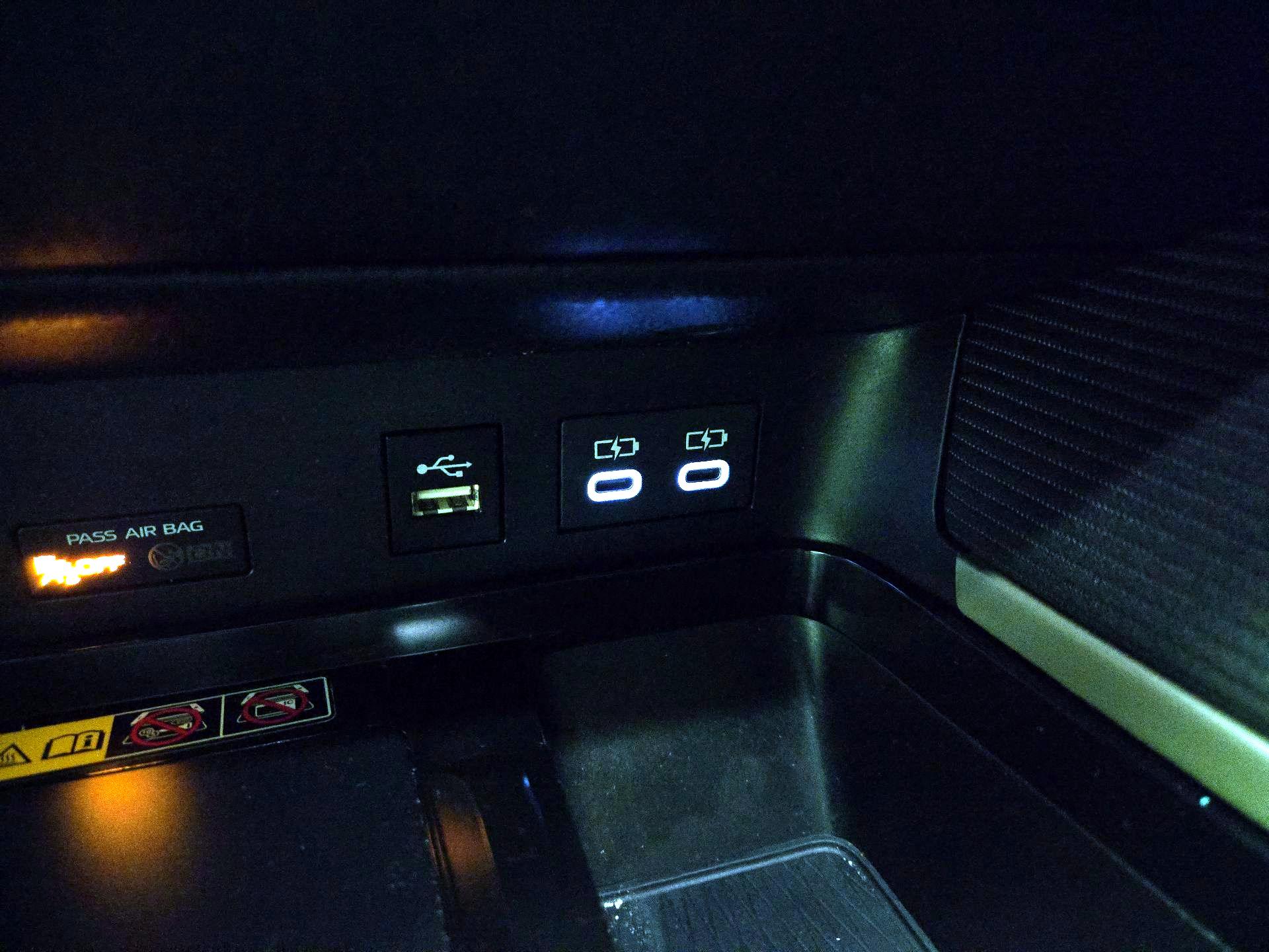 Thumbnail: 2025 Toyota Camry - 18