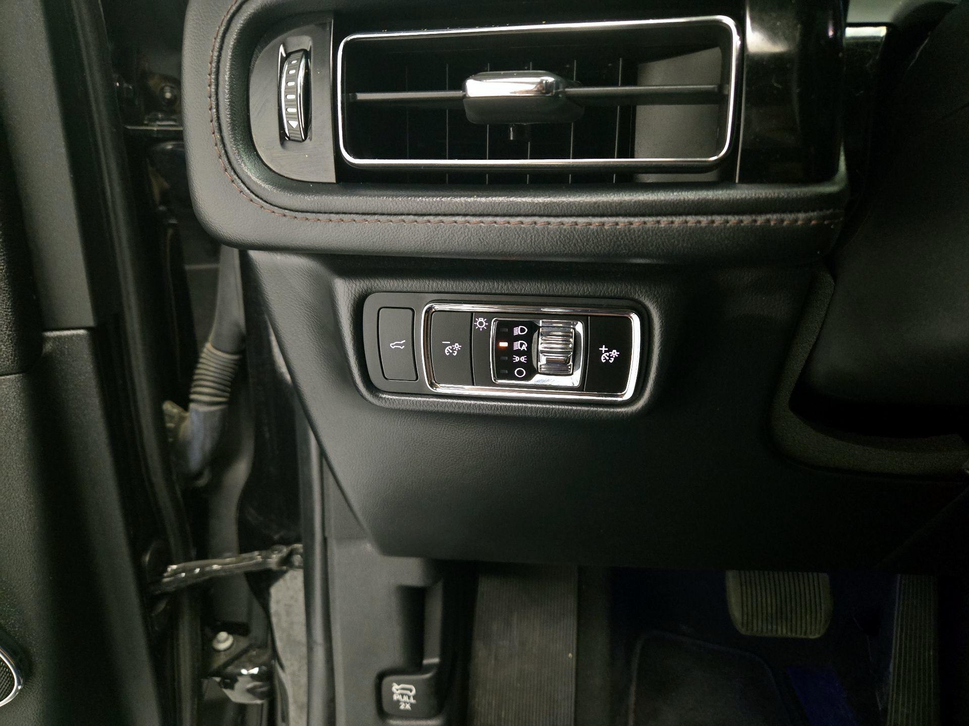 Thumbnail: 2023 Lincoln Aviator - 13