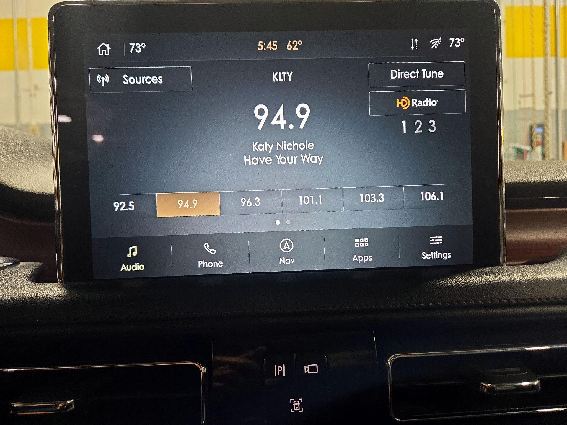 Thumbnail: 2023 Lincoln Aviator - 16