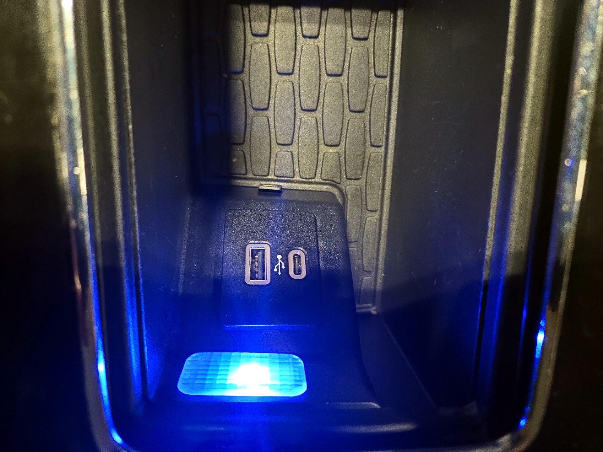 Thumbnail: 2023 Lincoln Aviator - 19