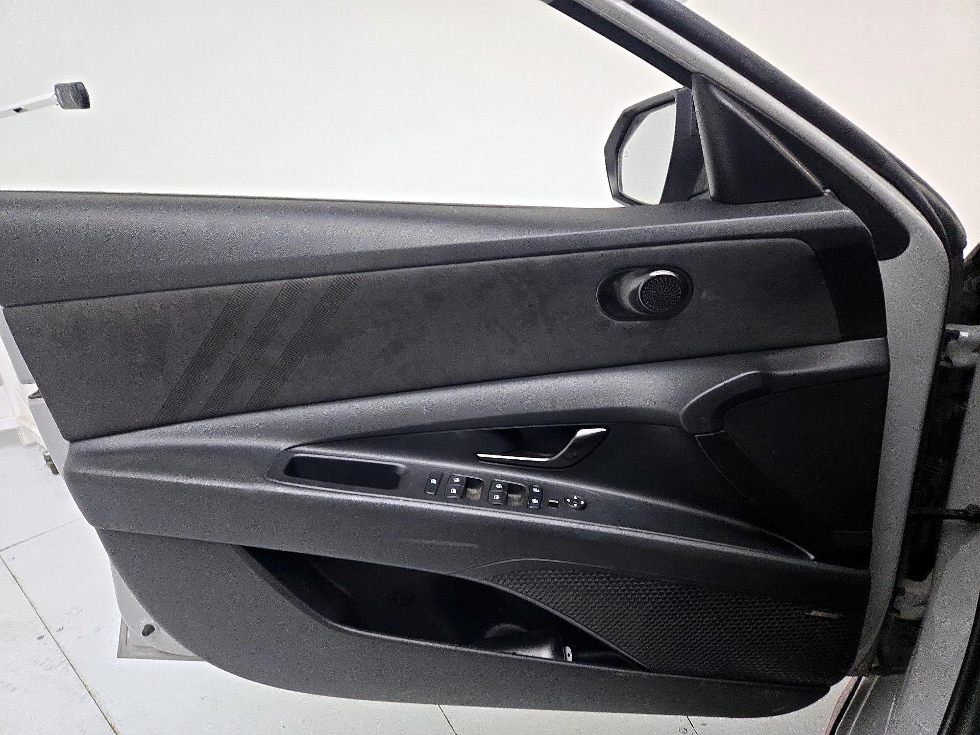 Thumbnail: 2023 Hyundai Elantra - 12