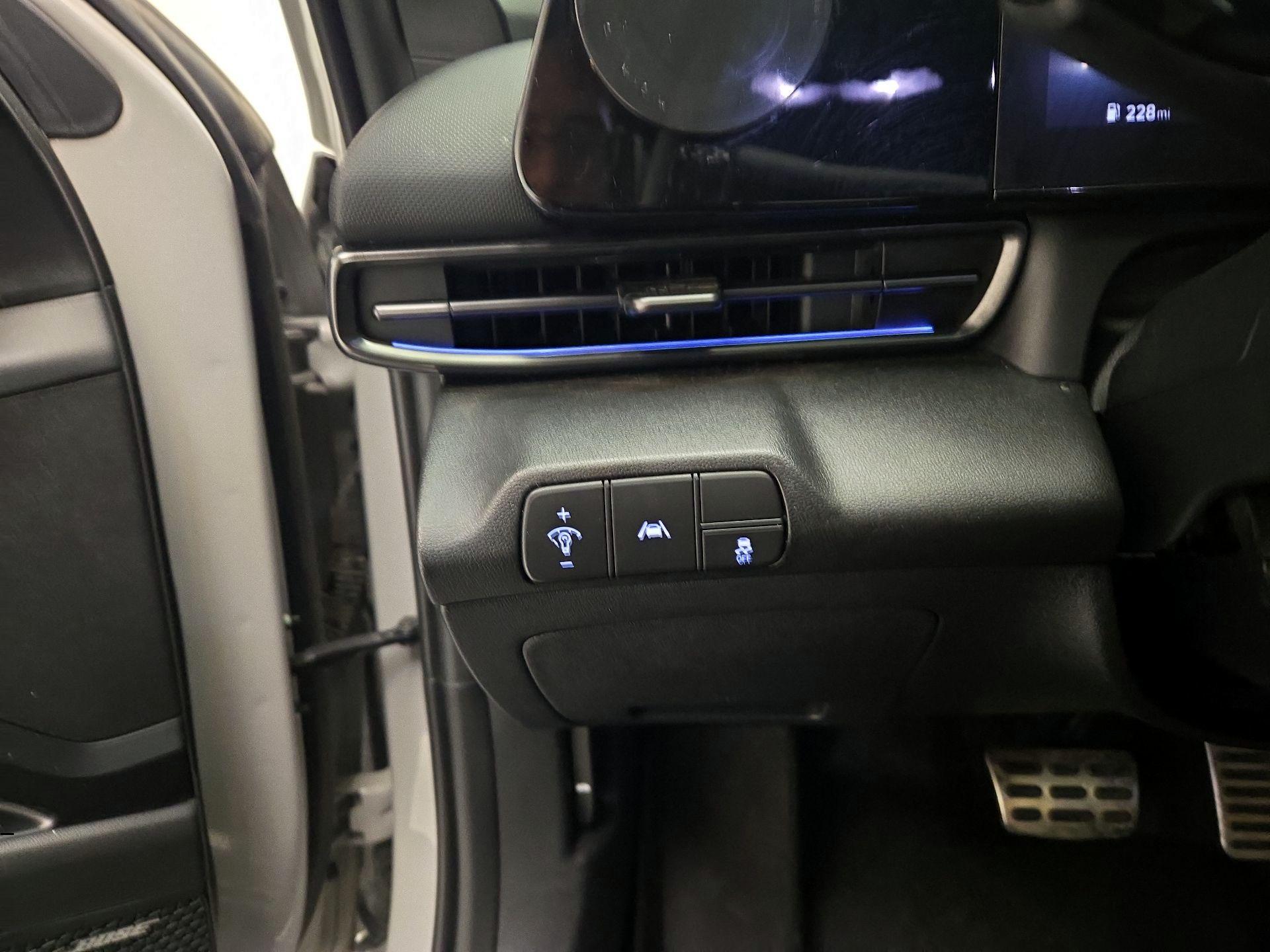 Thumbnail: 2023 Hyundai Elantra - 13