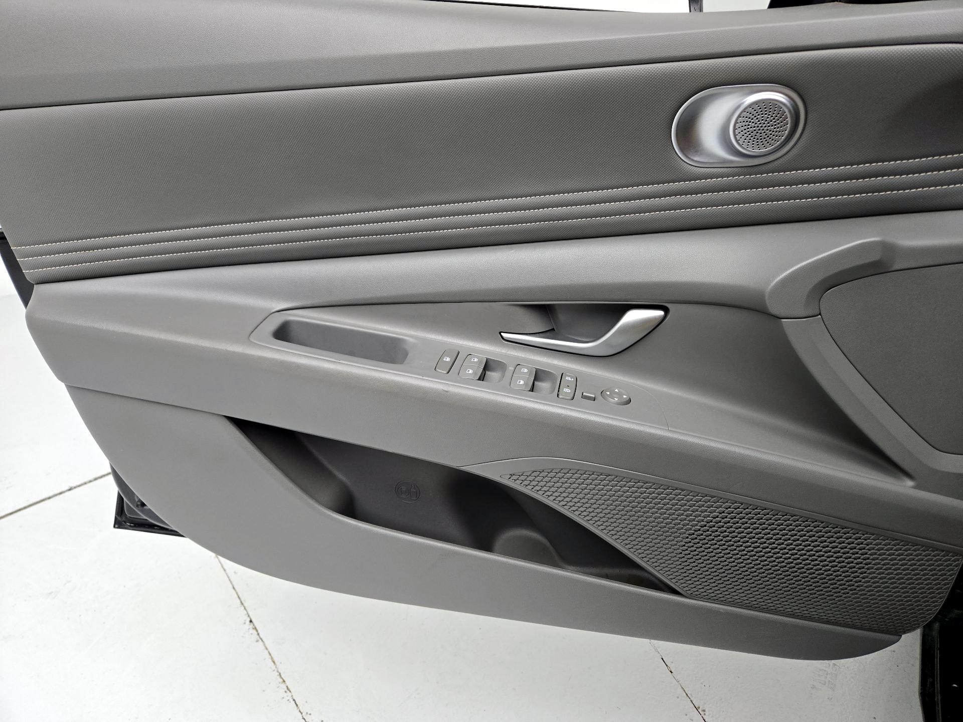 Thumbnail: 2023 Hyundai Elantra - 12