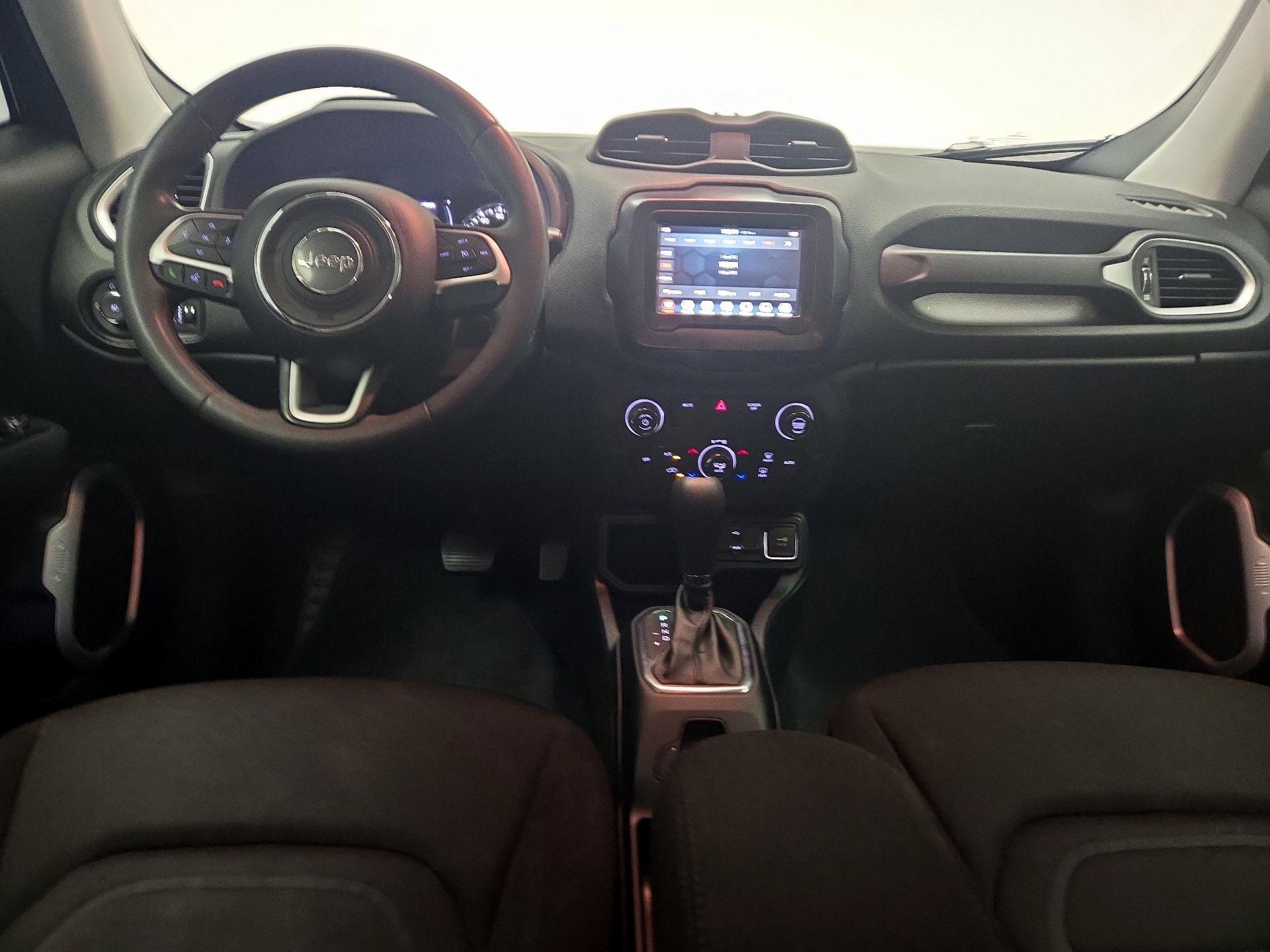 Thumbnail: 2018 Jeep Renegade - 9