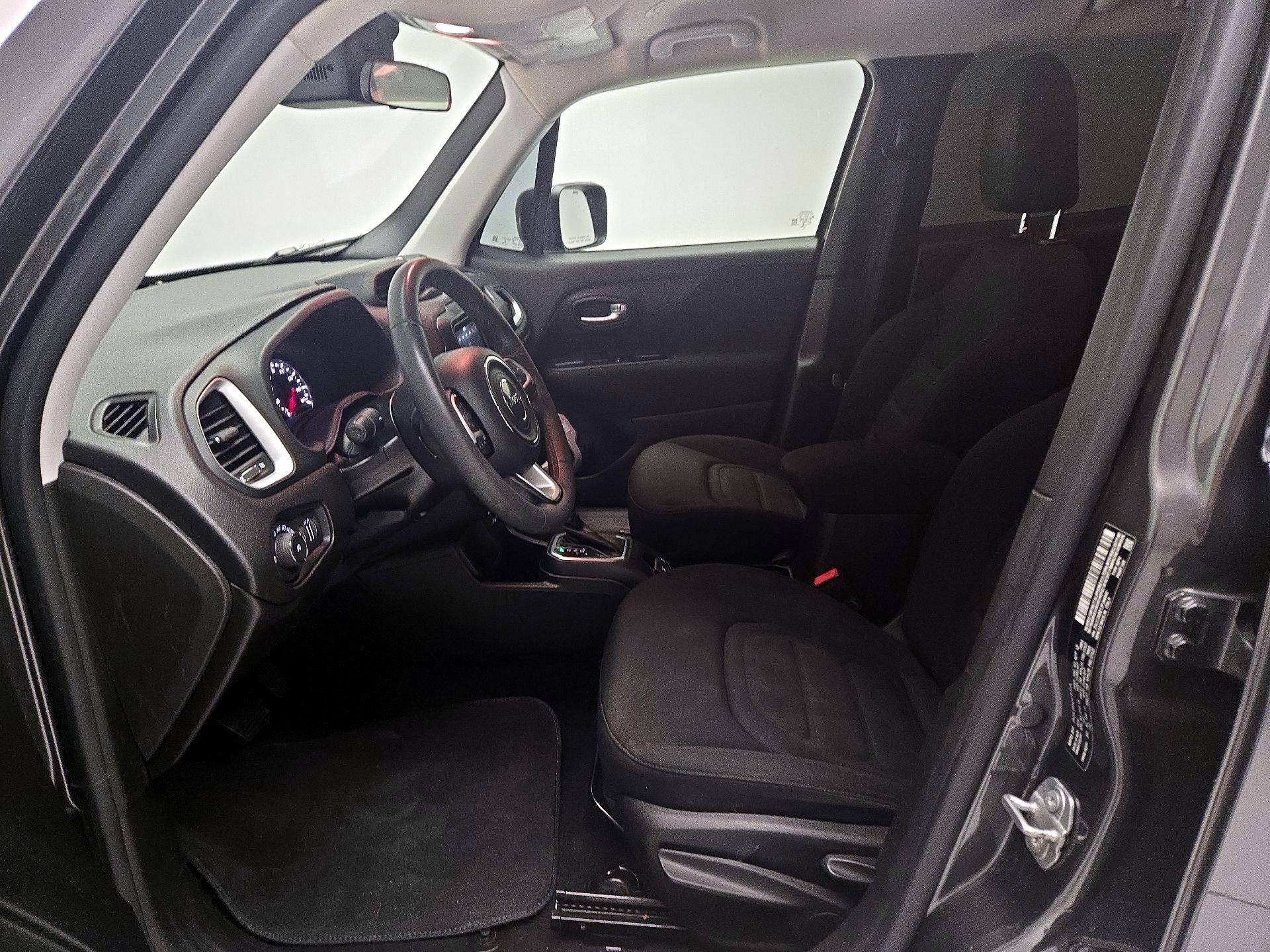 Thumbnail: 2018 Jeep Renegade - 11