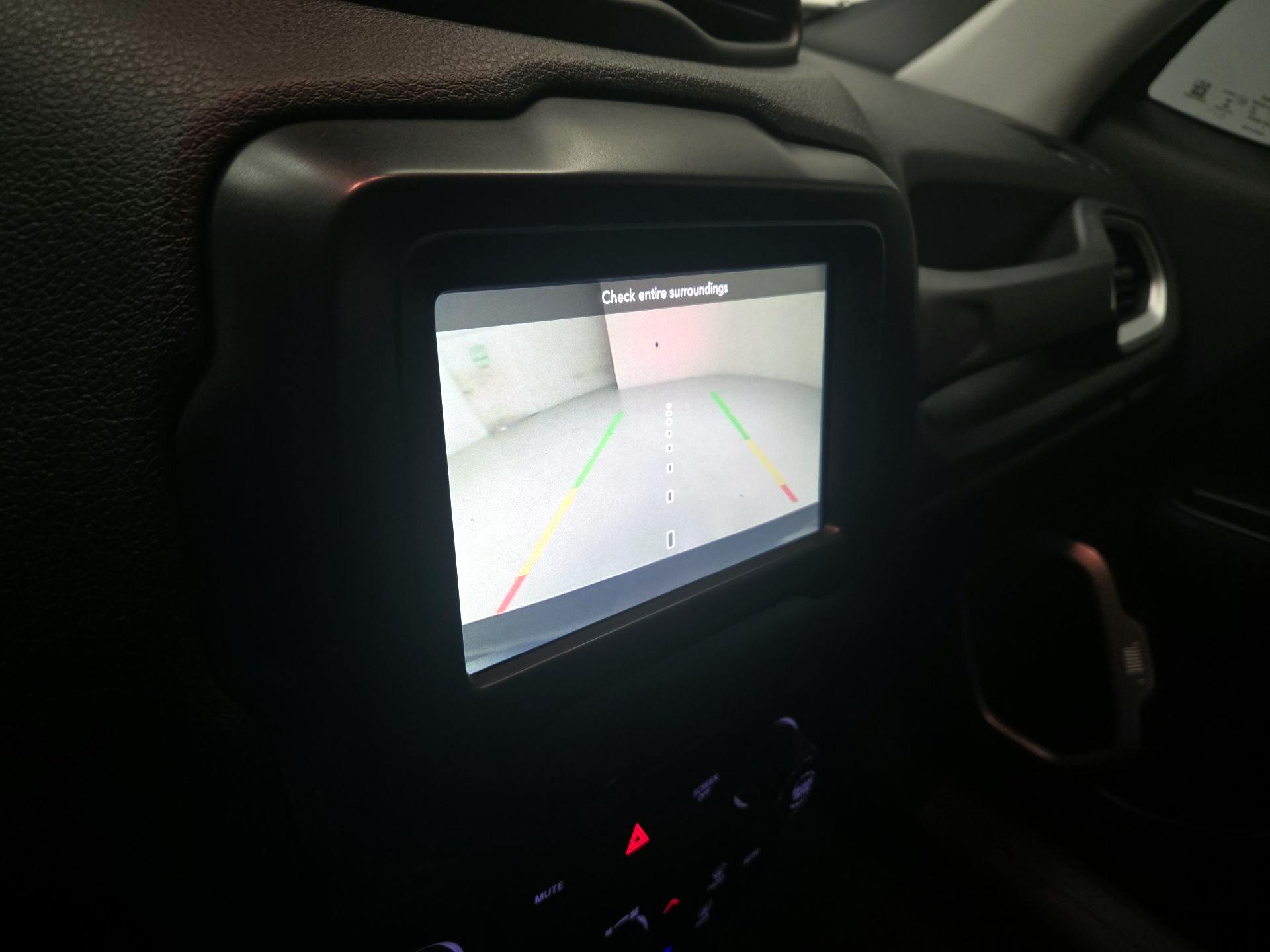 Thumbnail: 2018 Jeep Renegade - 13