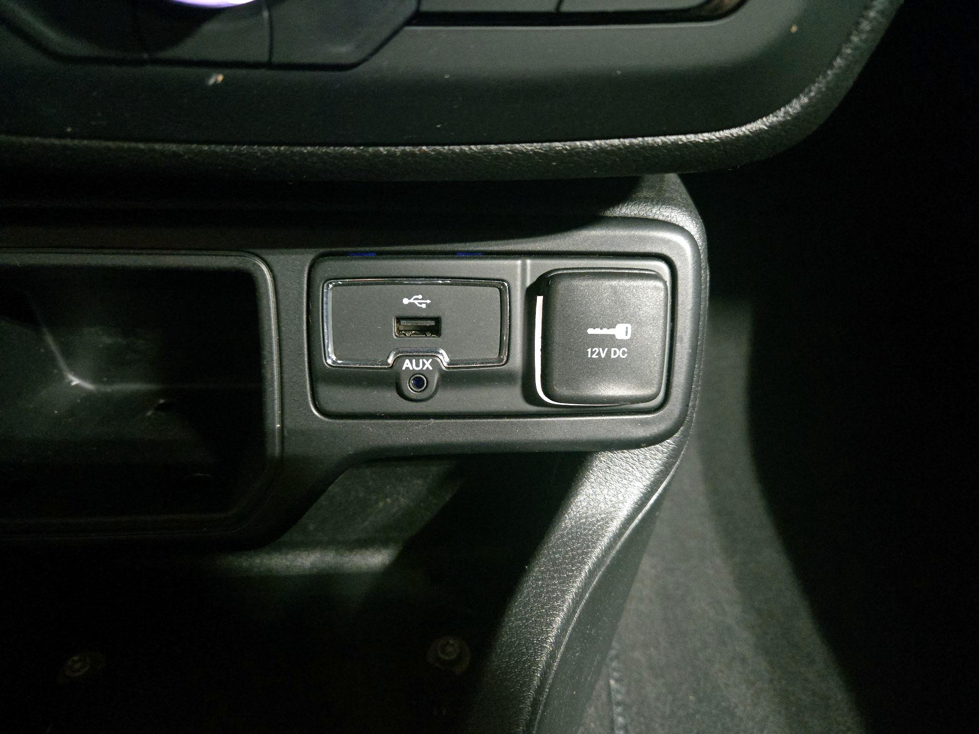 Thumbnail: 2018 Jeep Renegade - 17