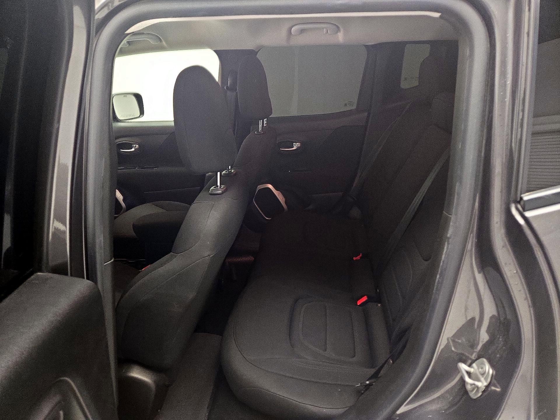 Thumbnail: 2018 Jeep Renegade - 18