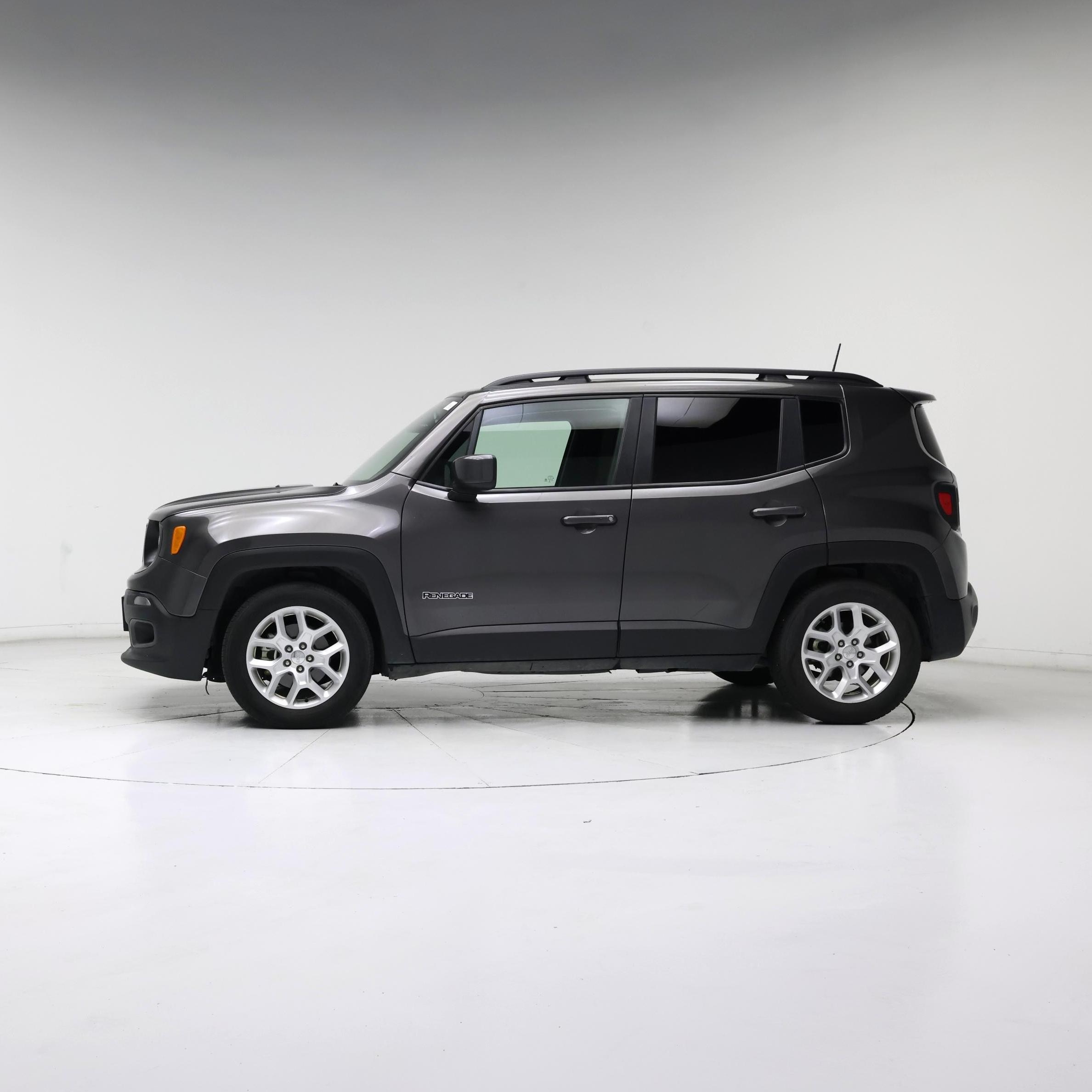 Thumbnail: 2018 Jeep Renegade - 3