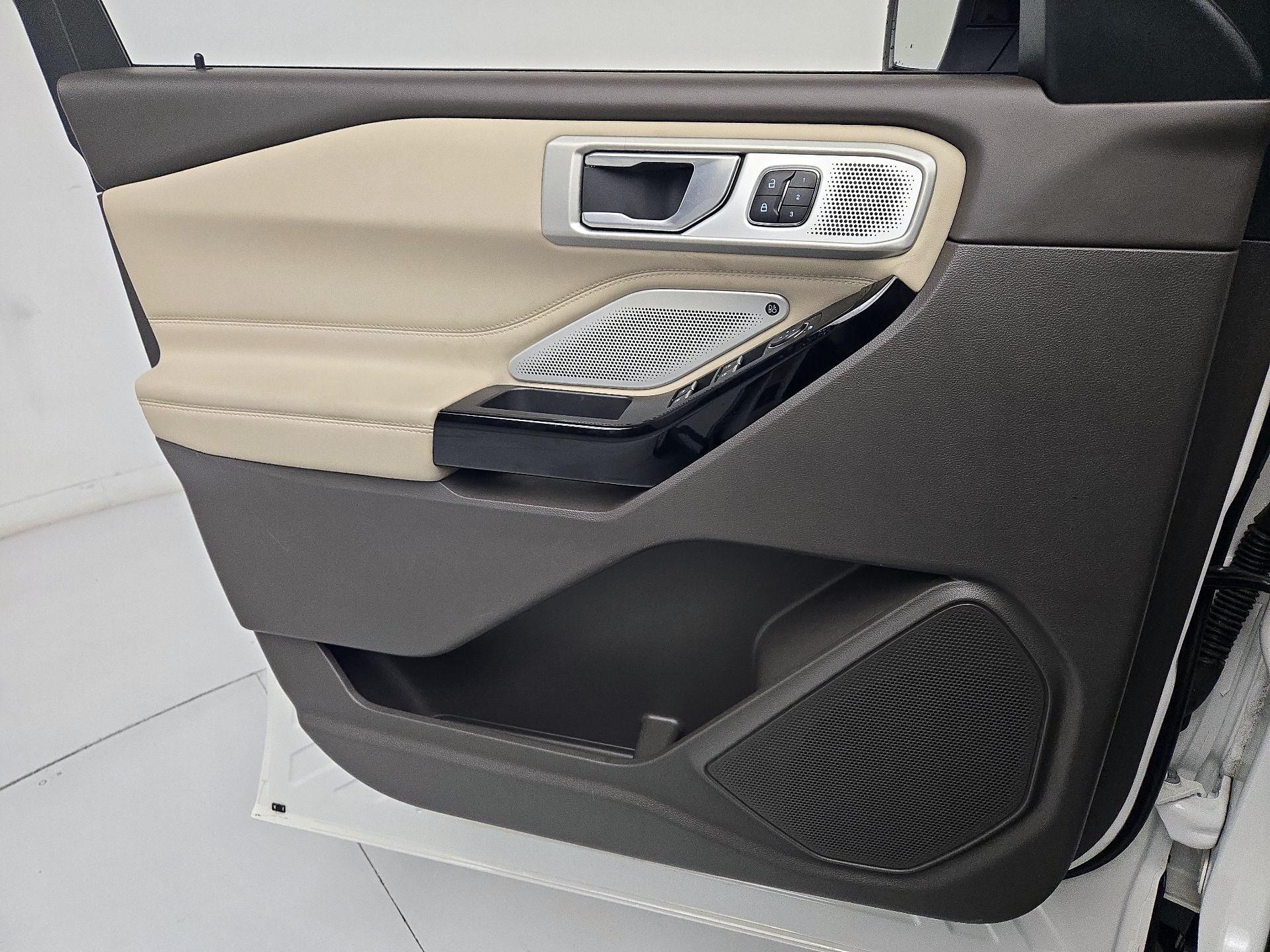 Thumbnail: 2022 Ford Explorer - 12