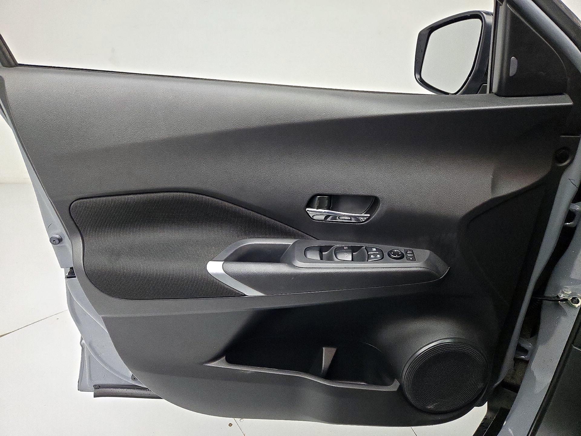 Thumbnail: 2023 Nissan Kicks - 12