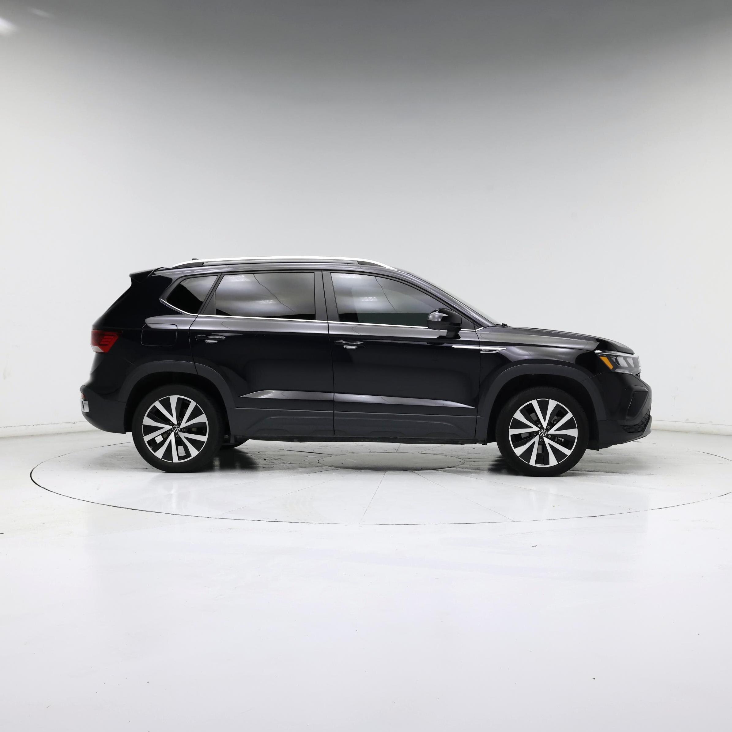 Thumbnail: 2023 Volkswagen Taos - 7