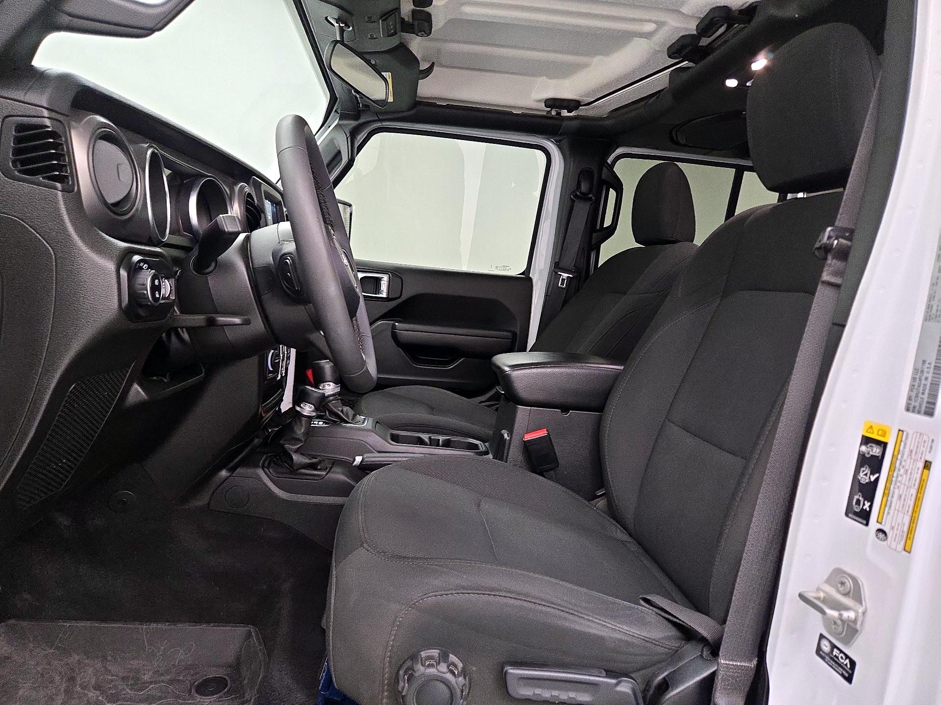 Thumbnail: 2023 Jeep Gladiator - 11