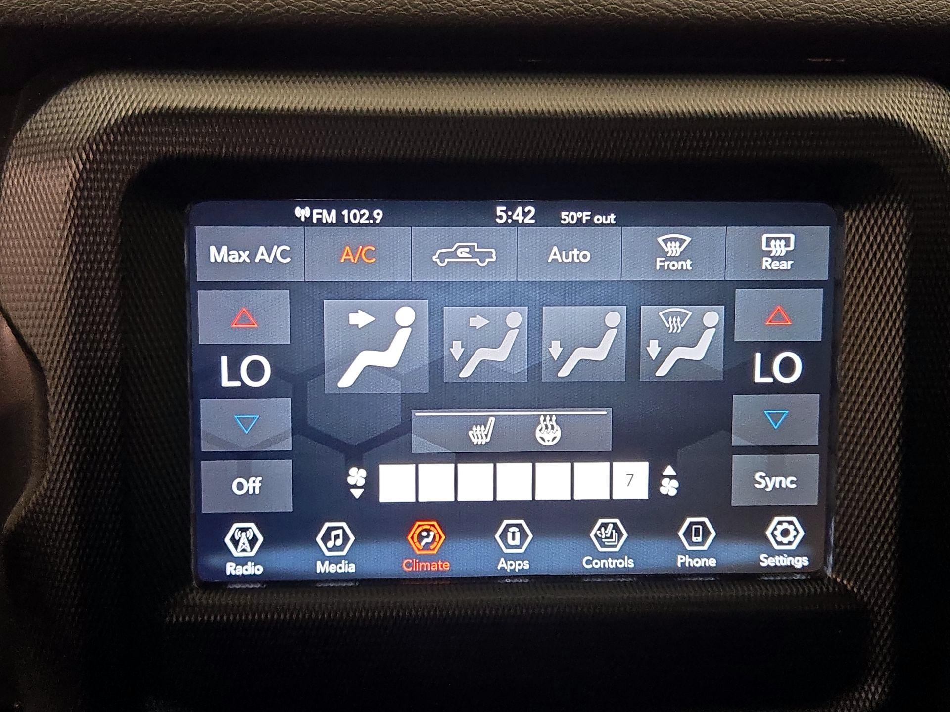 Thumbnail: 2023 Jeep Gladiator - 16