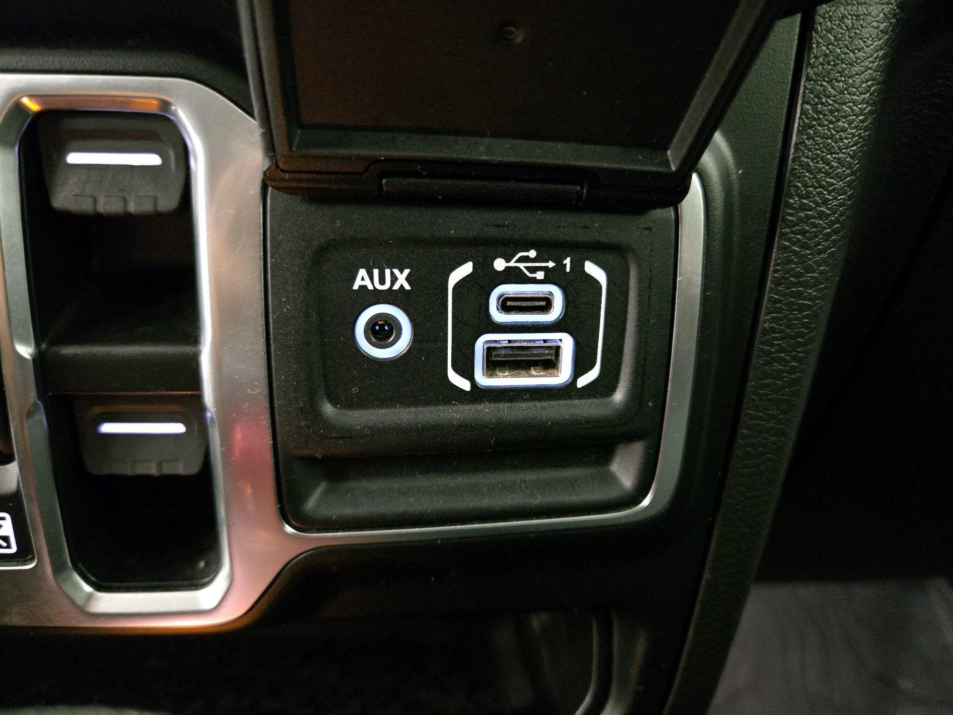 Thumbnail: 2023 Jeep Gladiator - 18