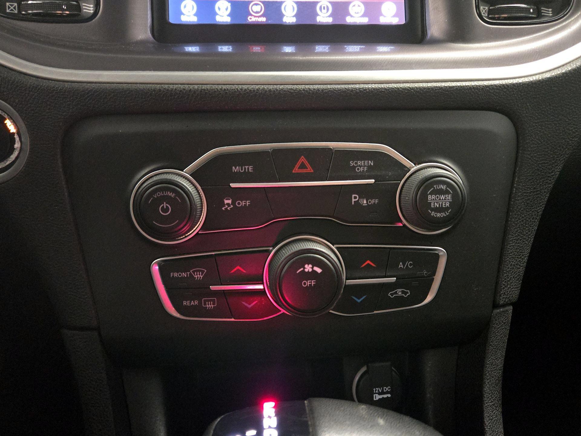 Thumbnail: 2022 Dodge Charger - 16