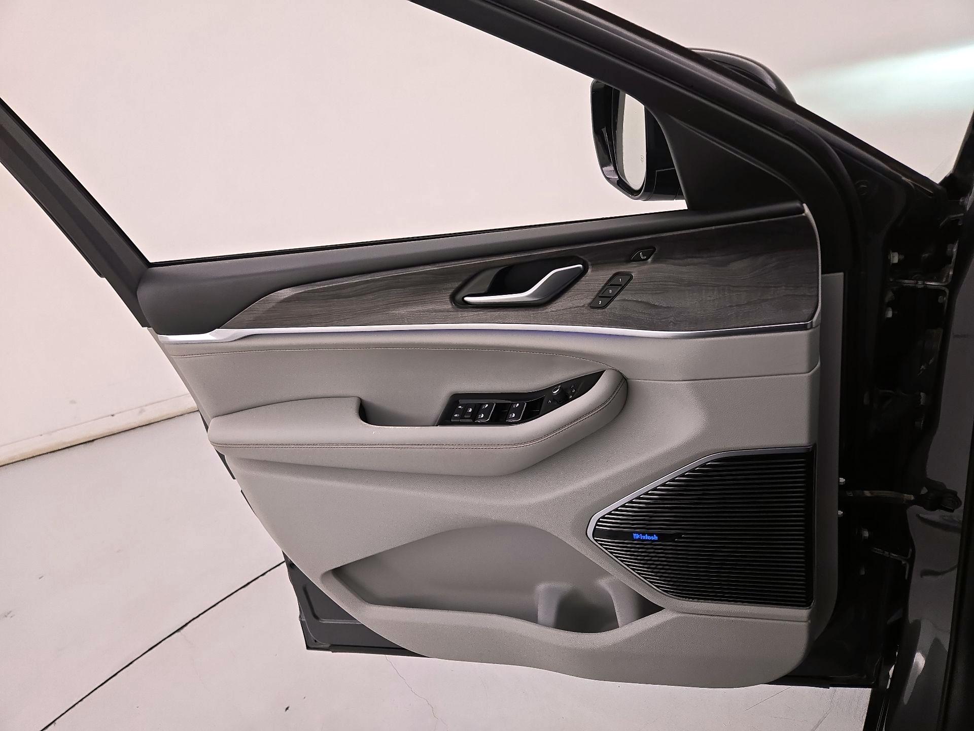 Thumbnail: 2021 Jeep Grand Cherokee L - 12