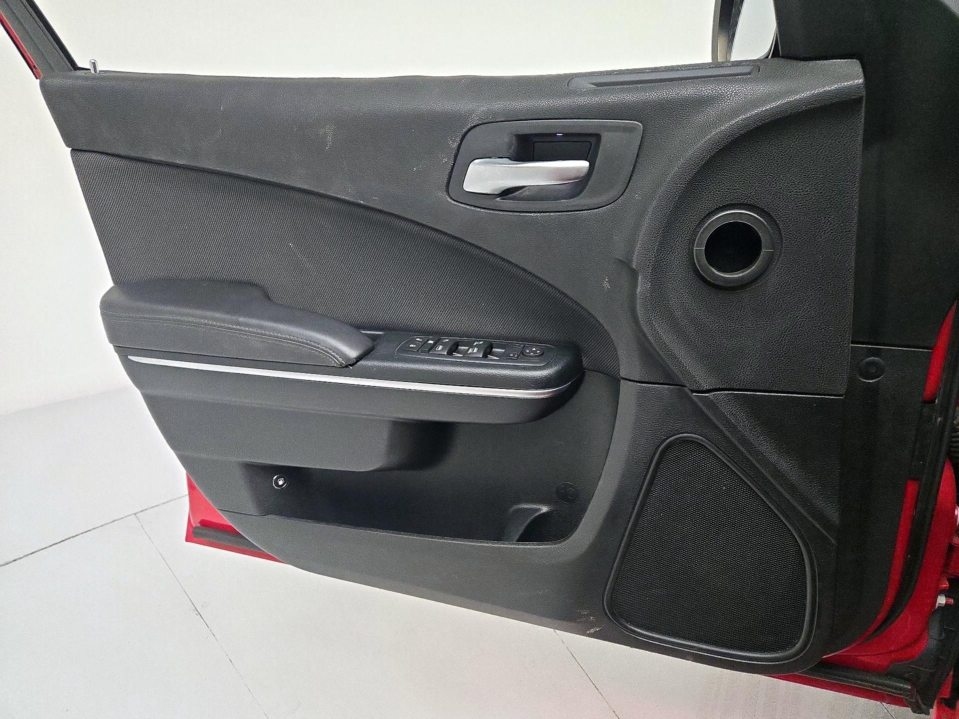 Thumbnail: 2016 Dodge Charger - 12