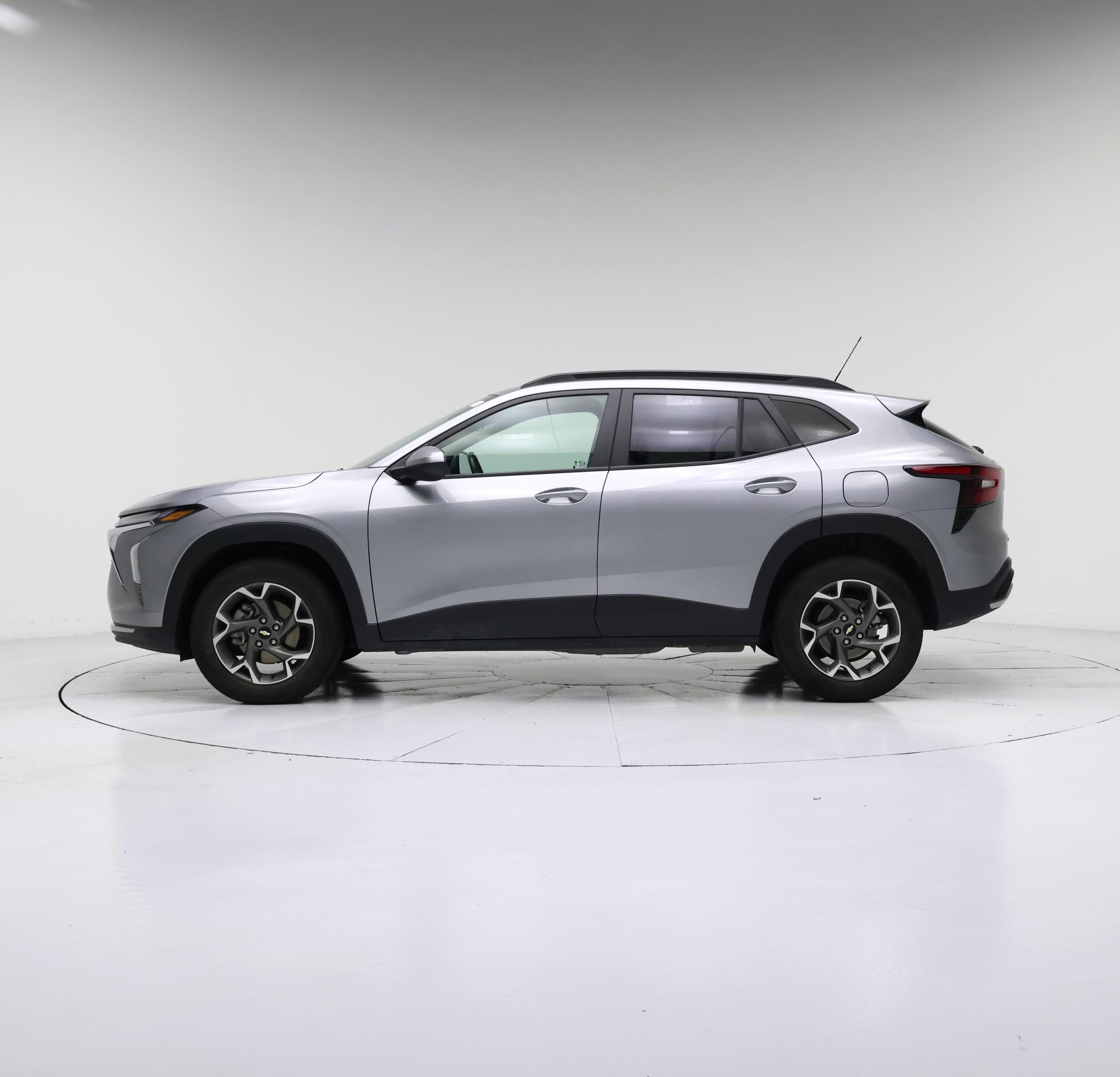 Thumbnail: 2025 Chevrolet Trax - 3