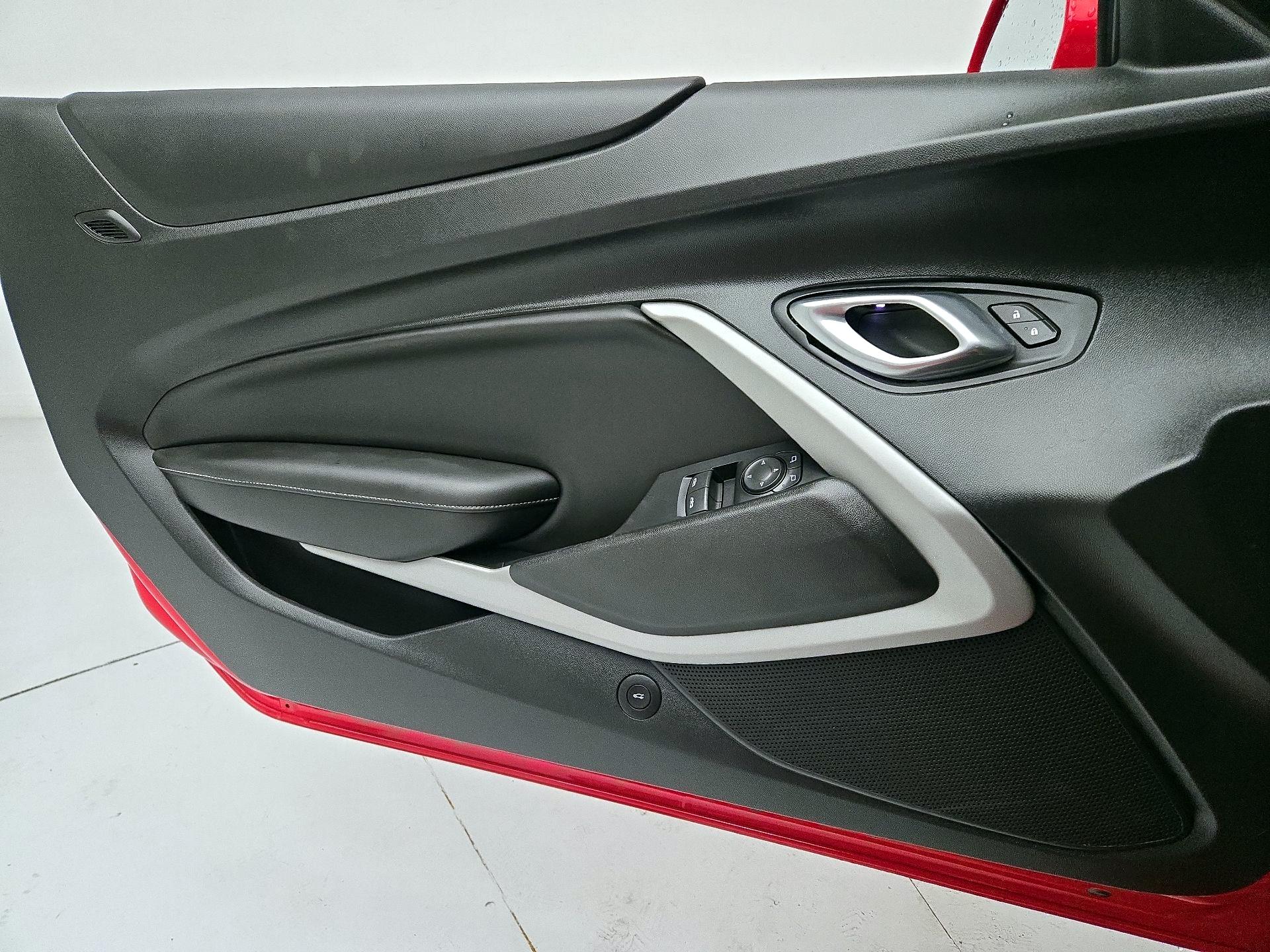 Thumbnail: 2018 Chevrolet Camaro - 12