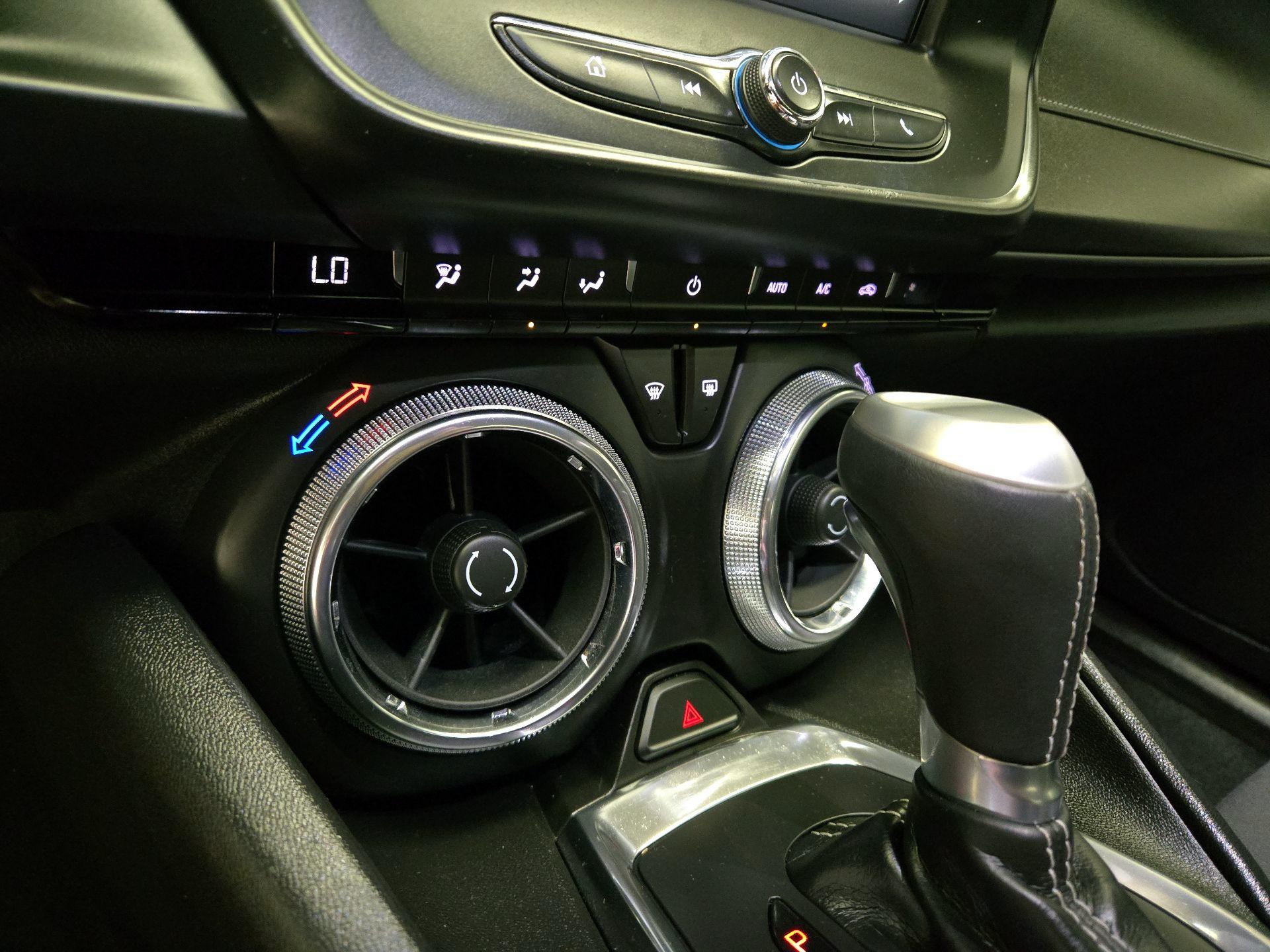 Thumbnail: 2018 Chevrolet Camaro - 15