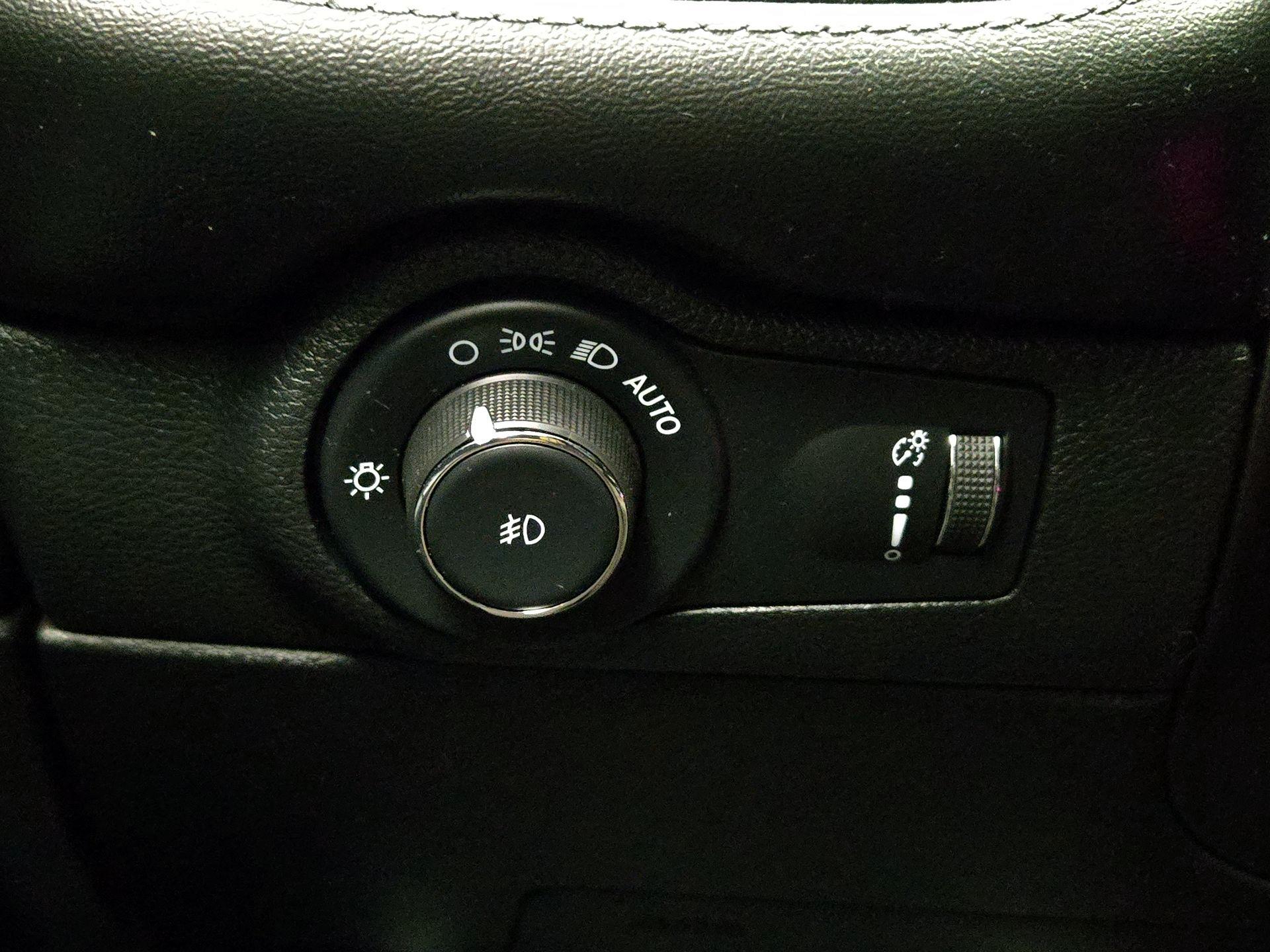 Thumbnail: 2022 Dodge Durango - 13